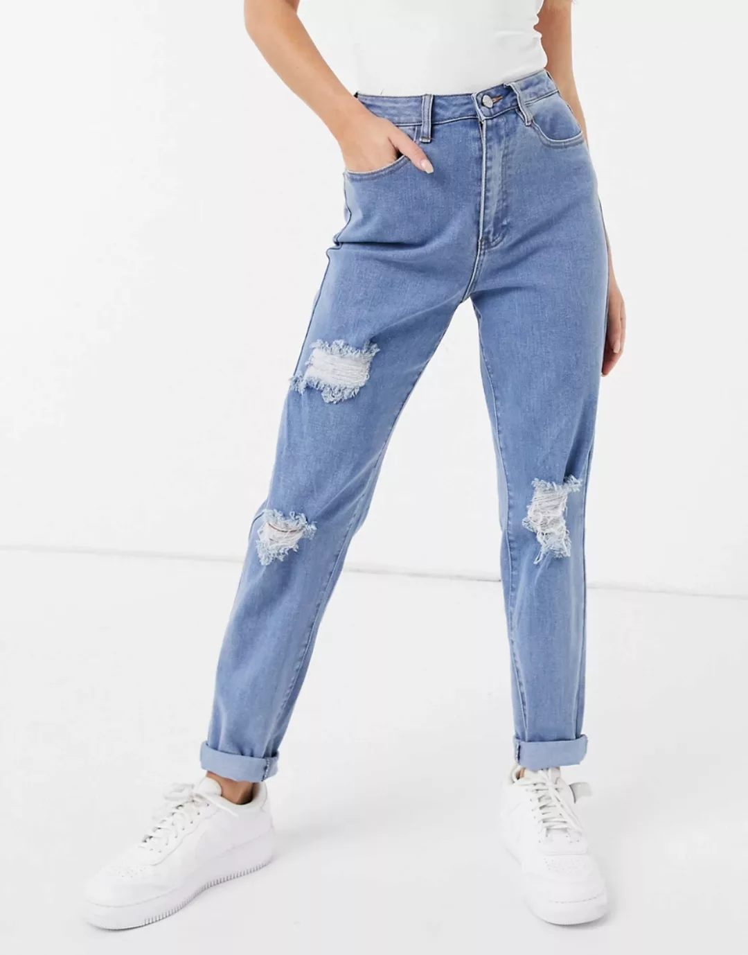 Missguided – Blaue Mom-Jeans mit Zierrissen günstig online kaufen