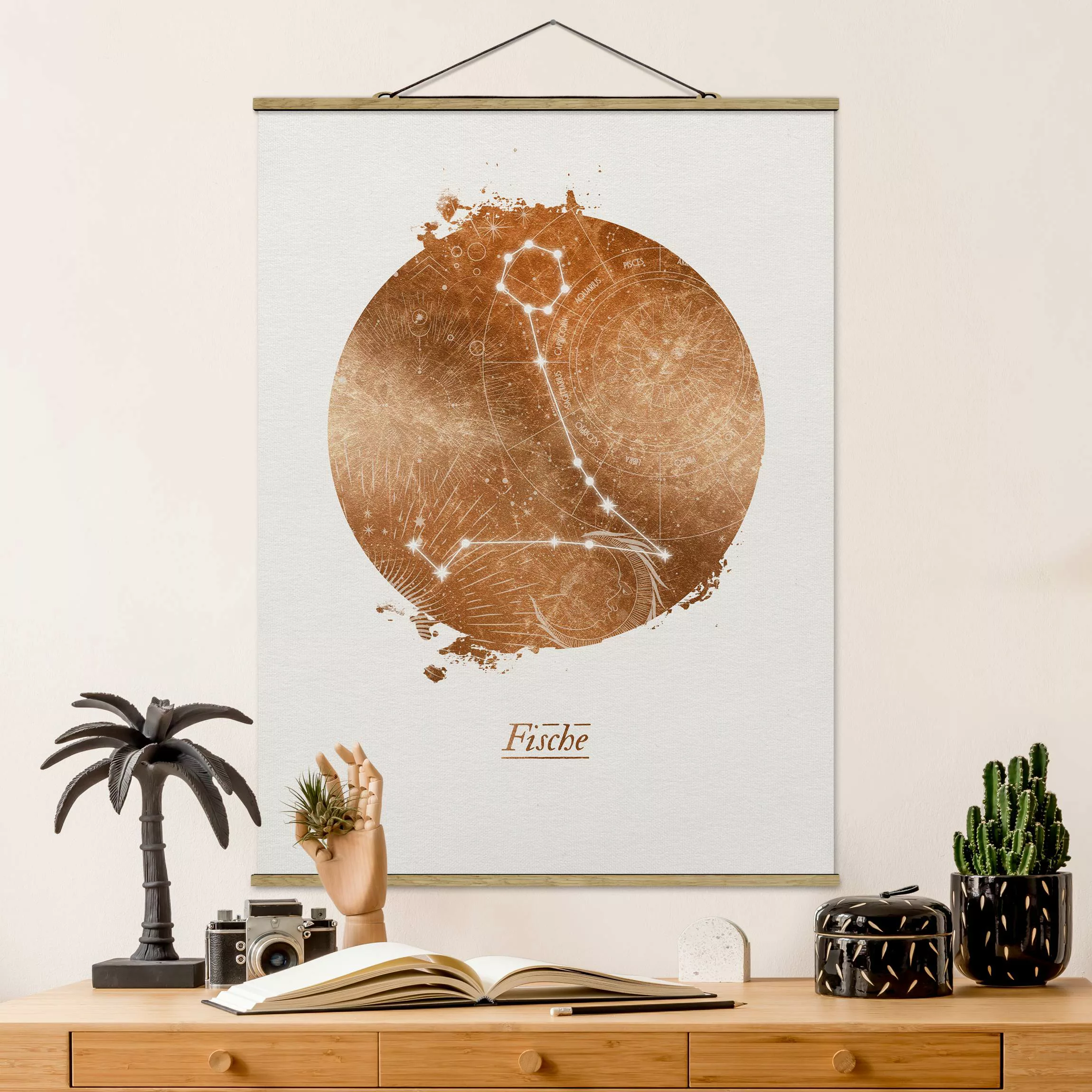 Stoffbild mit Posterleisten - Hochformat Sternzeichen Fische Gold günstig online kaufen