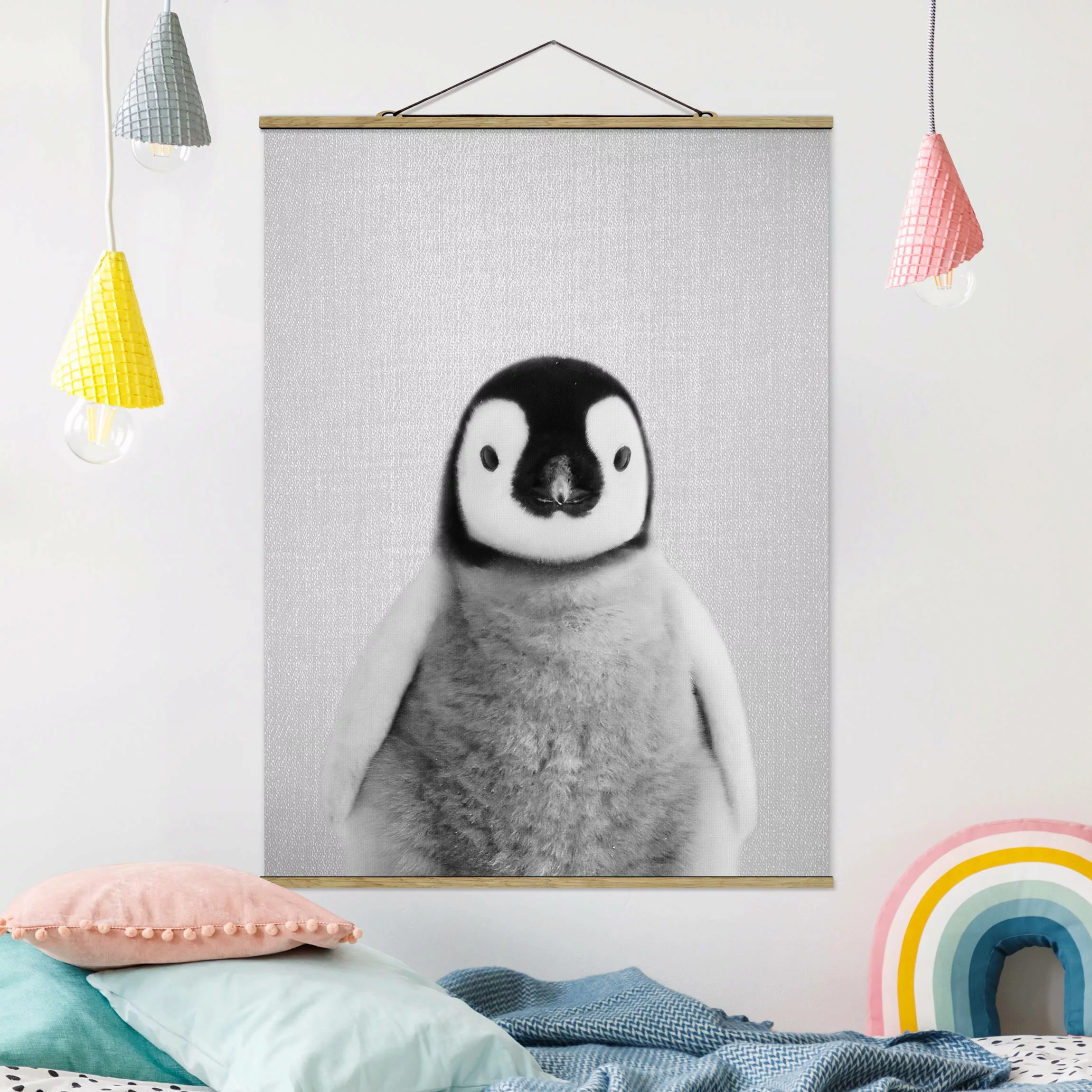 Stoffbild mit Posterleisten Baby Pinguin Pepe Schwarz Weiß günstig online kaufen