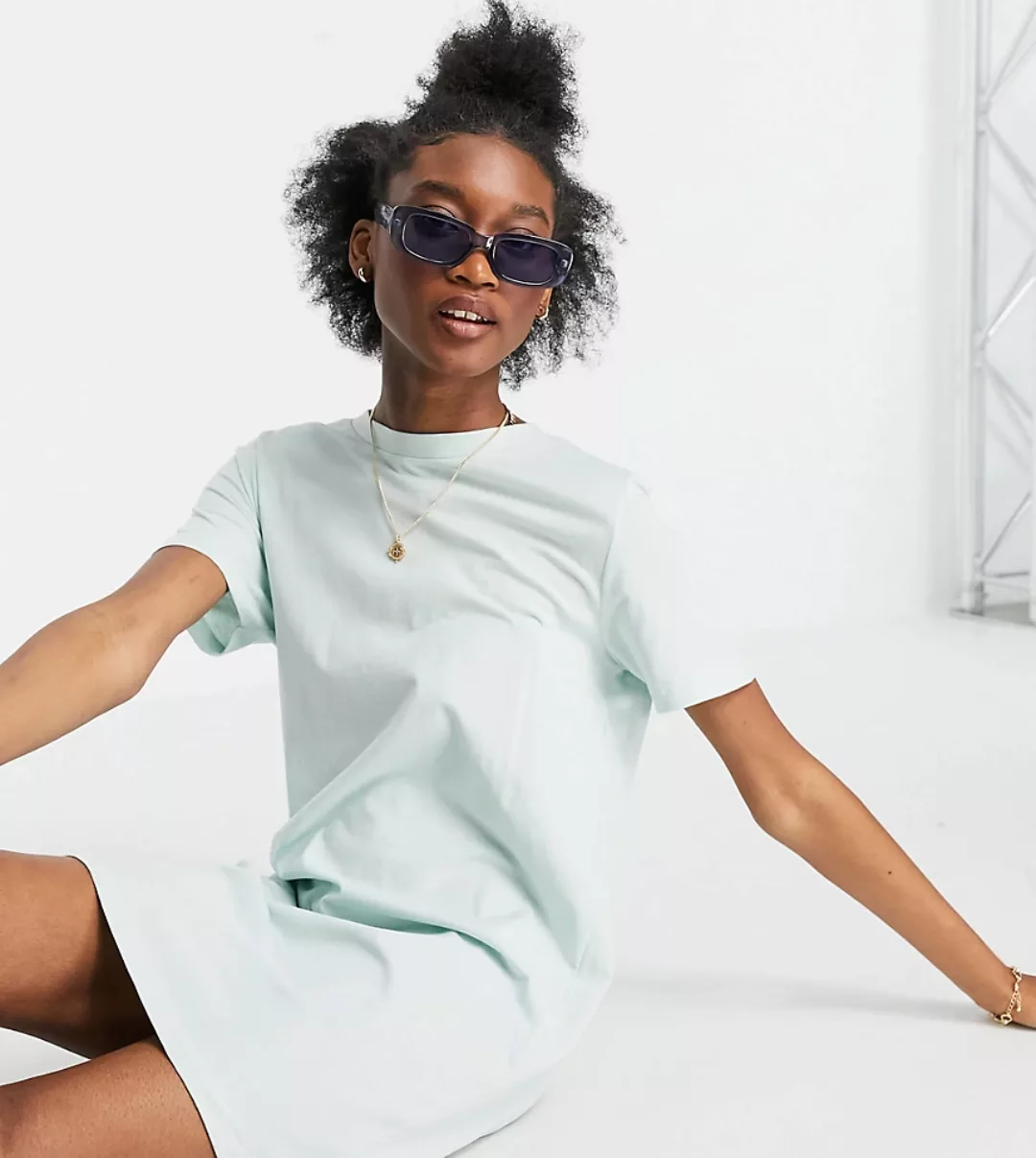 Only – T-Shirt-Kleid in Blassgrün günstig online kaufen