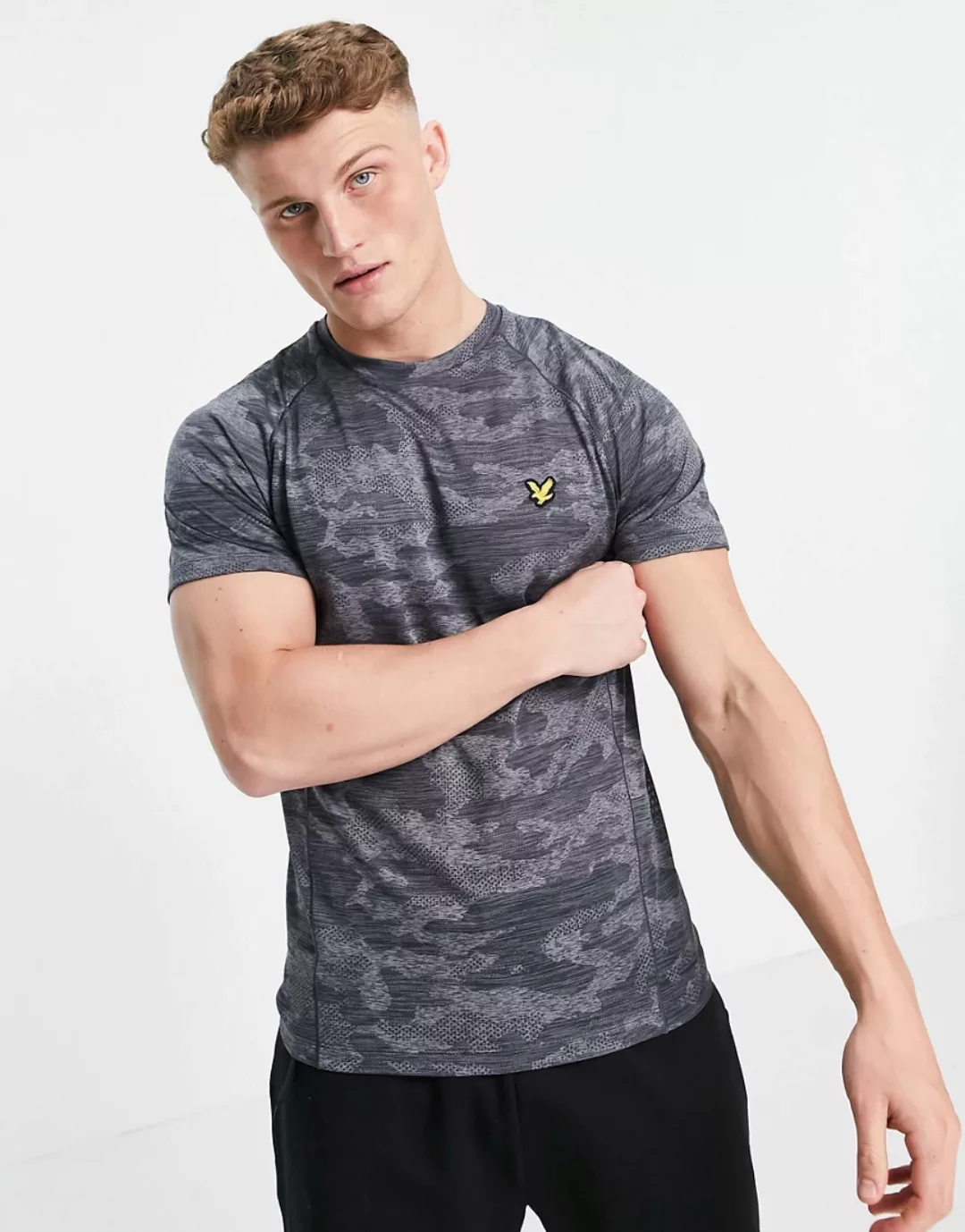 Lyle & Scott Sport – Sport-T-Shirt in Military-Muster-Grau günstig online kaufen