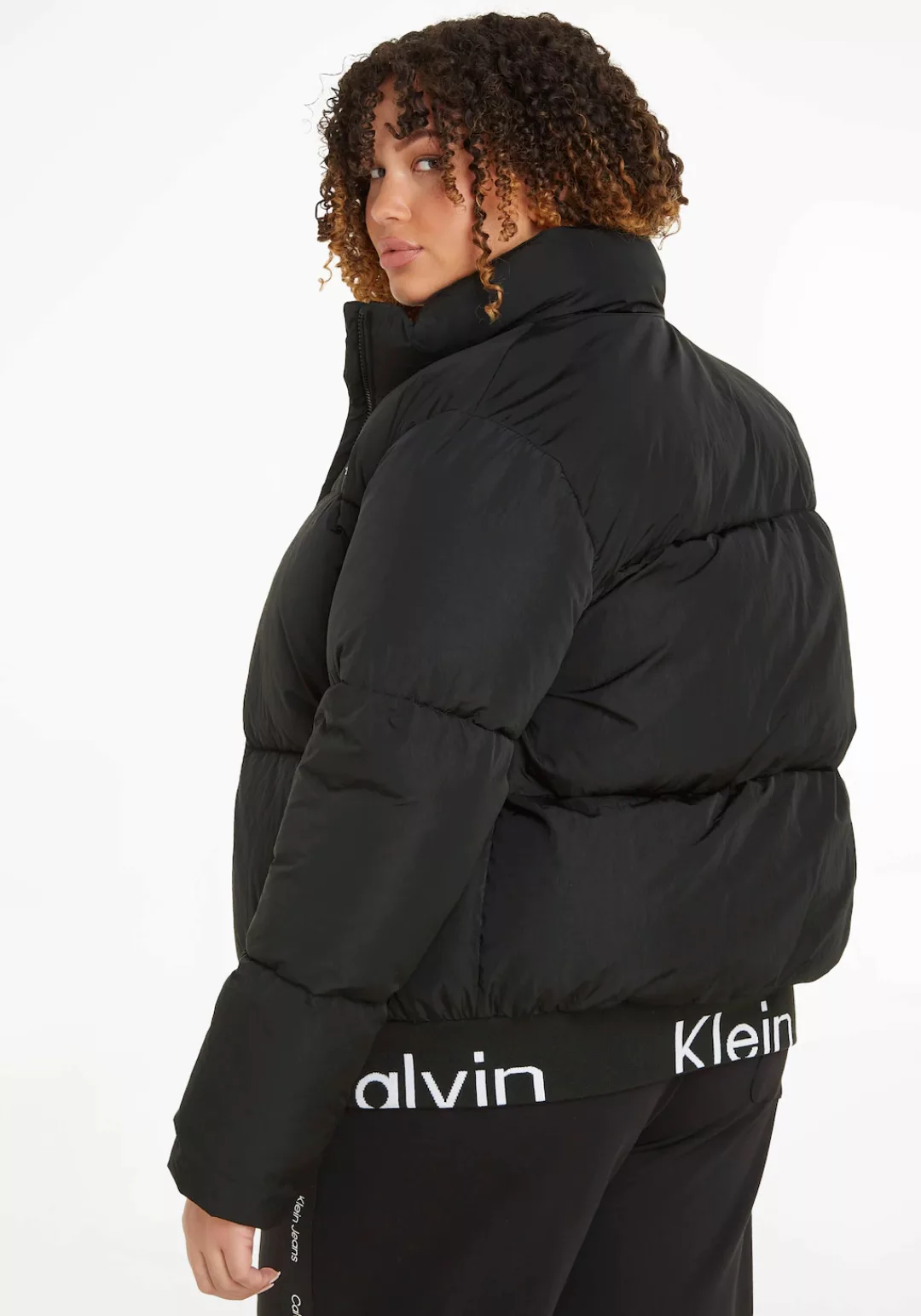 Calvin Klein Jeans Plus Steppjacke PLUS LOGO HEM SHORT PUFFER mit elastisch günstig online kaufen