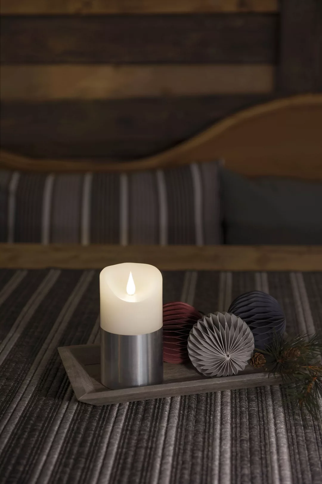 KONSTSMIDE LED-Kerze "Weihnachtsdeko", LED Echtwachskerze, weiß, mit silber günstig online kaufen