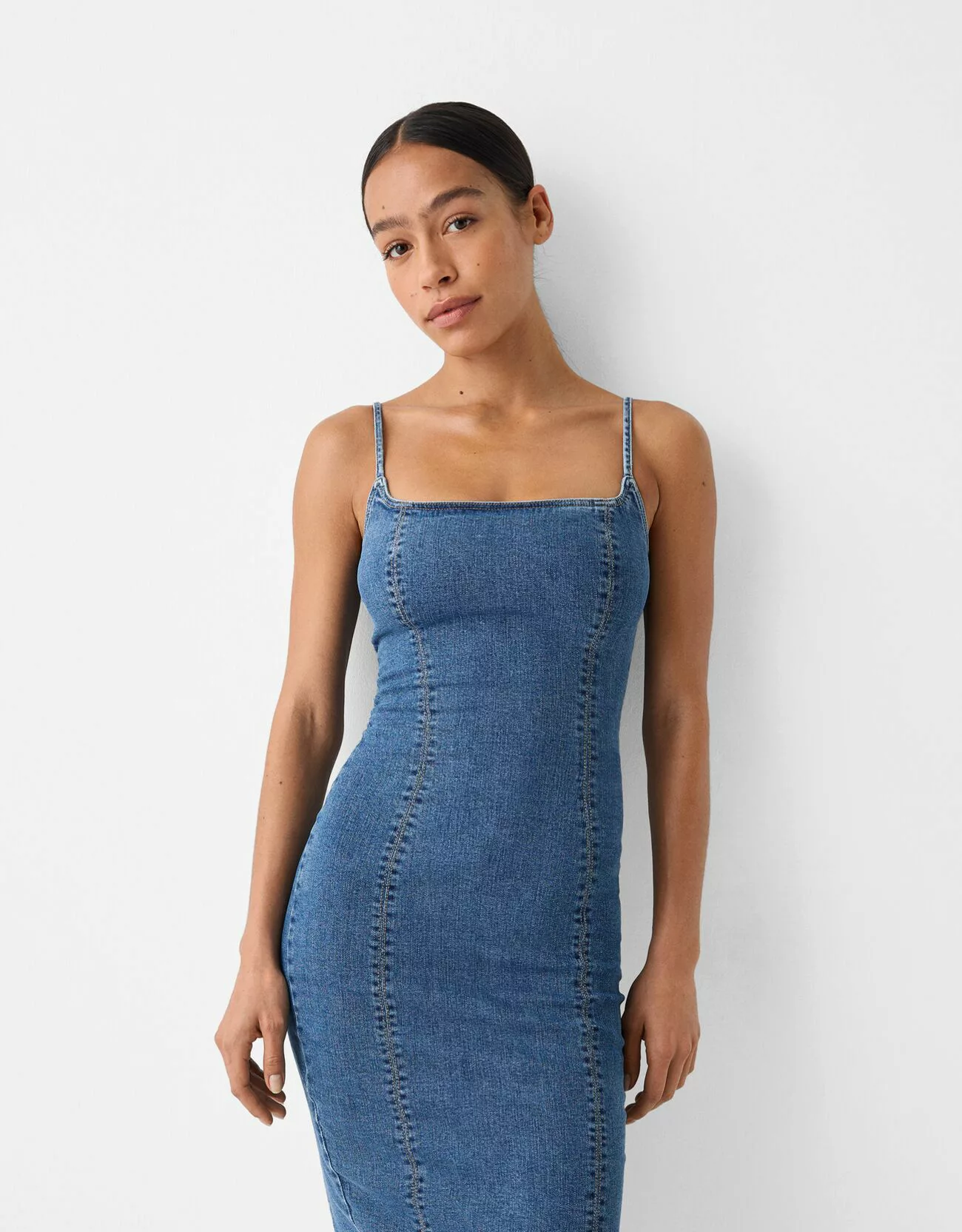 Bershka Langes Jeanskleid Mit Trägern Damen Xs Ausgewaschenes Blau günstig online kaufen