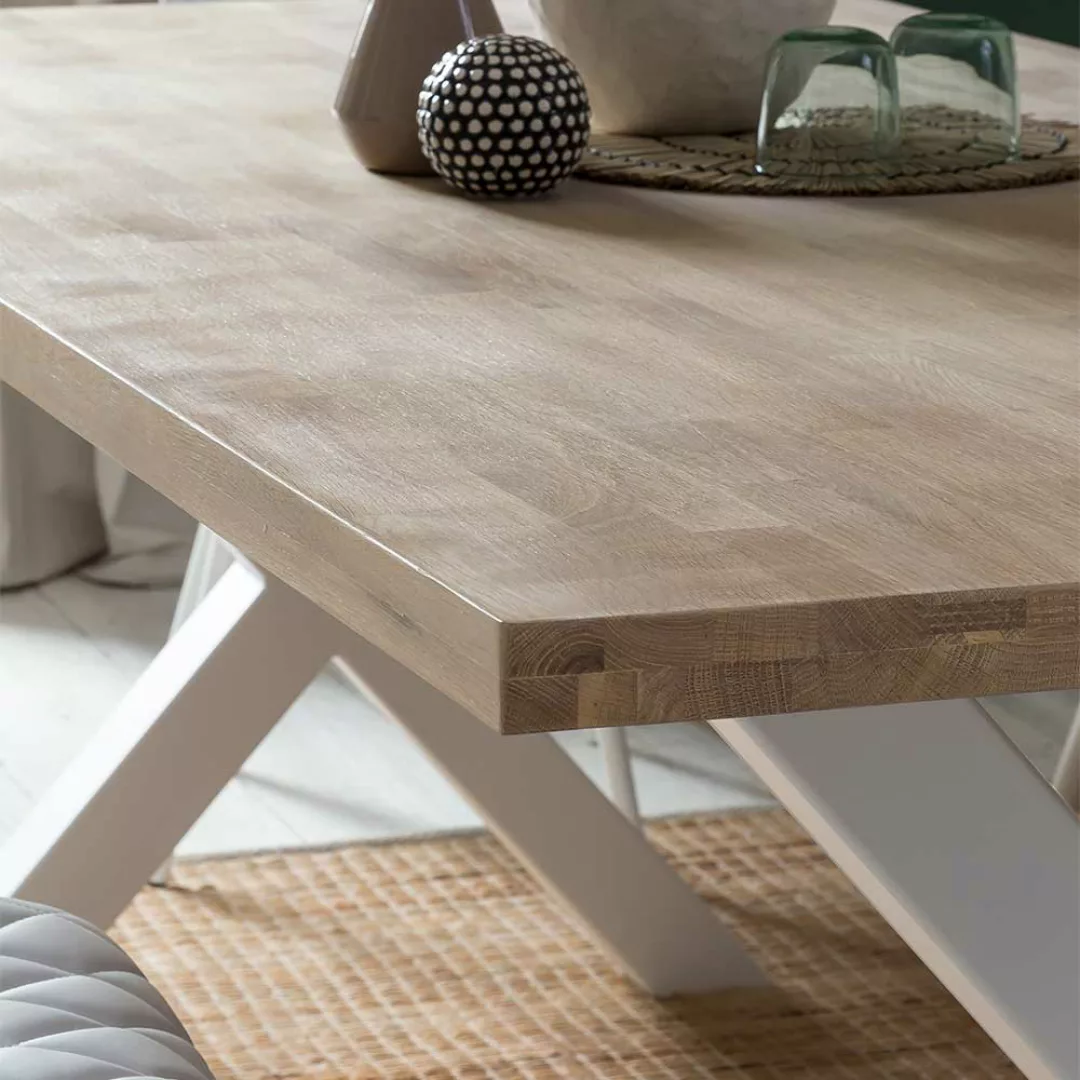Esszimmer Tisch in Eiche Bianco massiv X-Füßen in Weiß günstig online kaufen