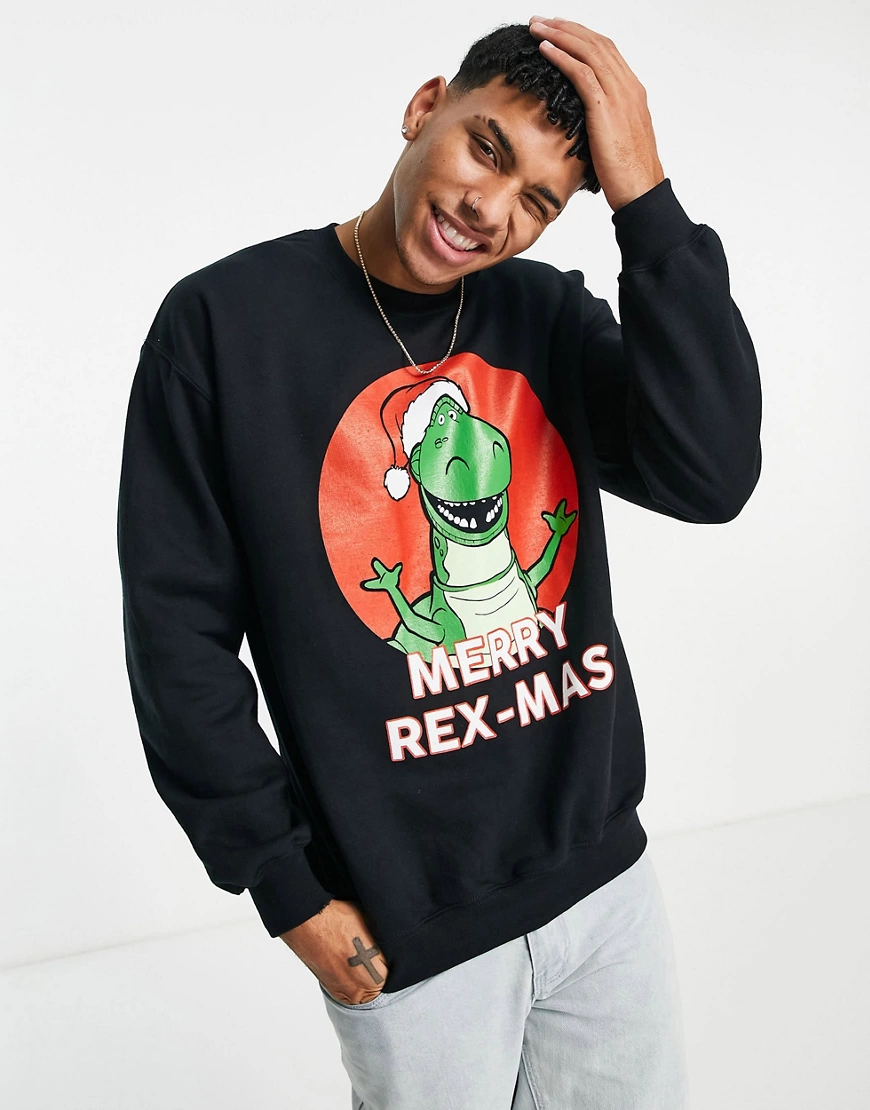 Poetic Brands – Weihnachtliches Sweatshirt in Schwarz mit Toy Story-Motiv u günstig online kaufen