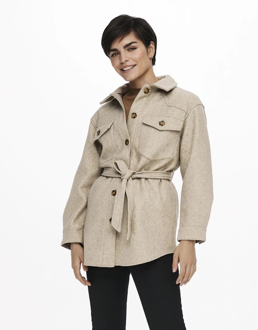 Only – Hemdjacke mit Gürtel in Camel-Braun günstig online kaufen