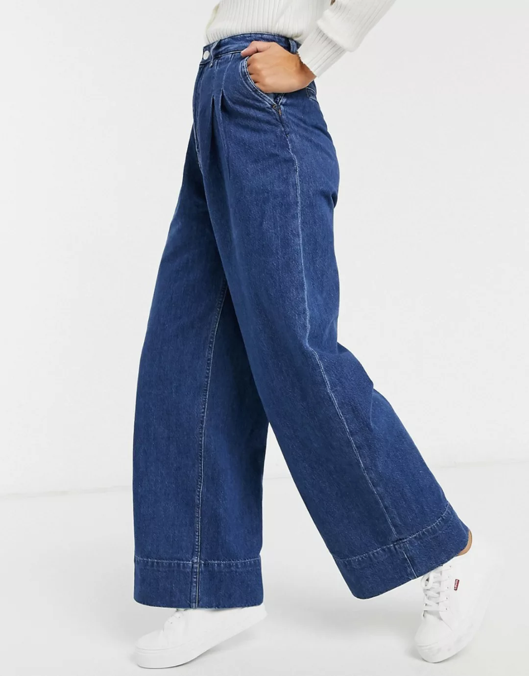 Monki – Nani – Mittelblaue Jeans mit weitem Bein aus Bio-Baumwolle günstig online kaufen