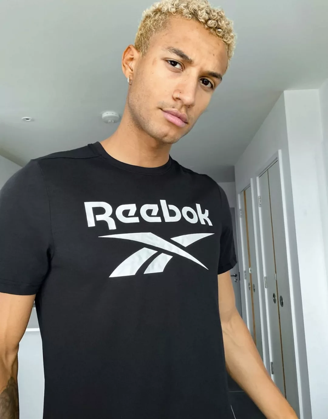 Reebok – Training – T-Shirt mit Print in Schwarz günstig online kaufen