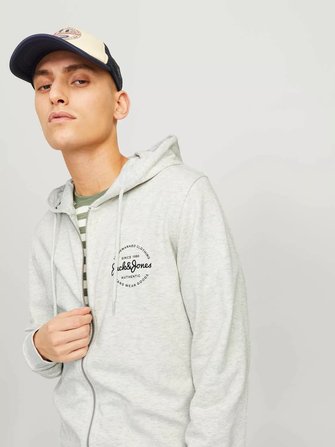 Jack & Jones Sweatjacke JJFOREST SWEAT ZIP HOOD günstig online kaufen