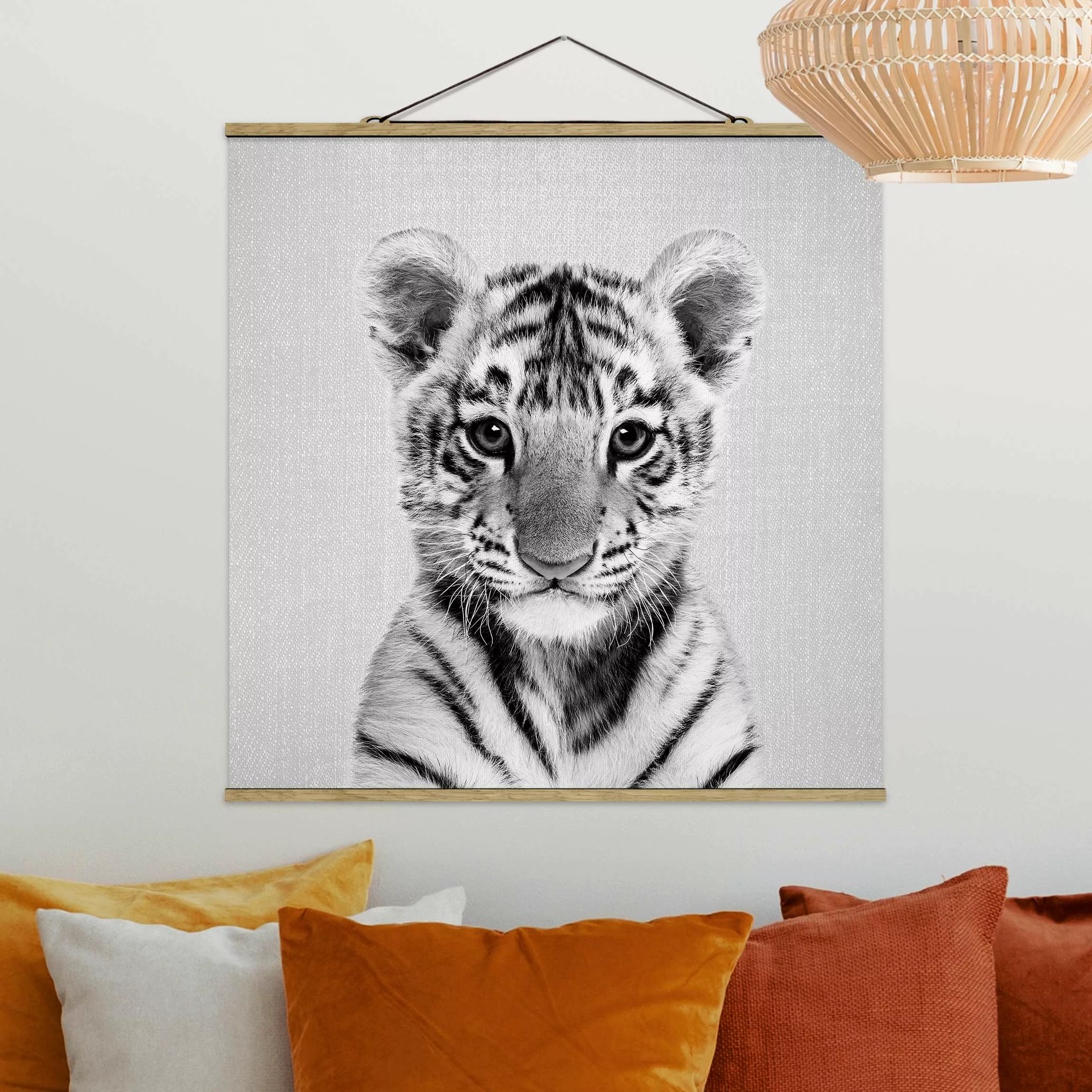 Stoffbild mit Posterleisten Baby Tiger Thor Schwarz Weiß günstig online kaufen