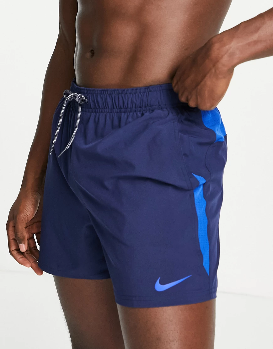 Nike Swimming – Volley-Shorts in Mitternachtsblau mit Bahnendesign, 5 Zoll- günstig online kaufen