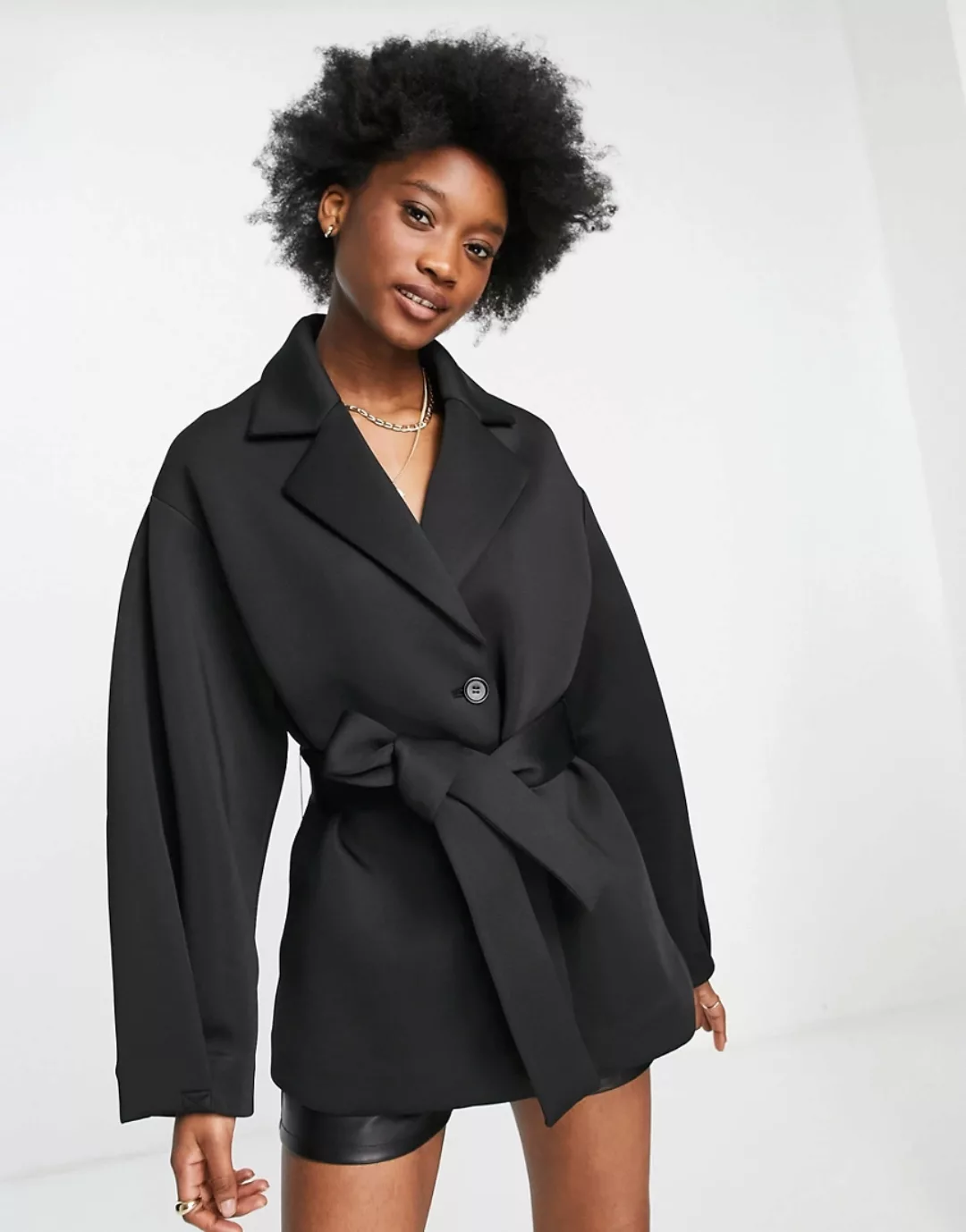 ASOS DESIGN – Neopren-Jacke mit extremen Ärmeln in Schwarz-Grau günstig online kaufen