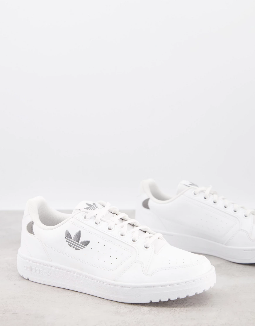 adidas Originals – NY 90 – Sneaker in Weiß mit Markenzeichen in Grau günstig online kaufen