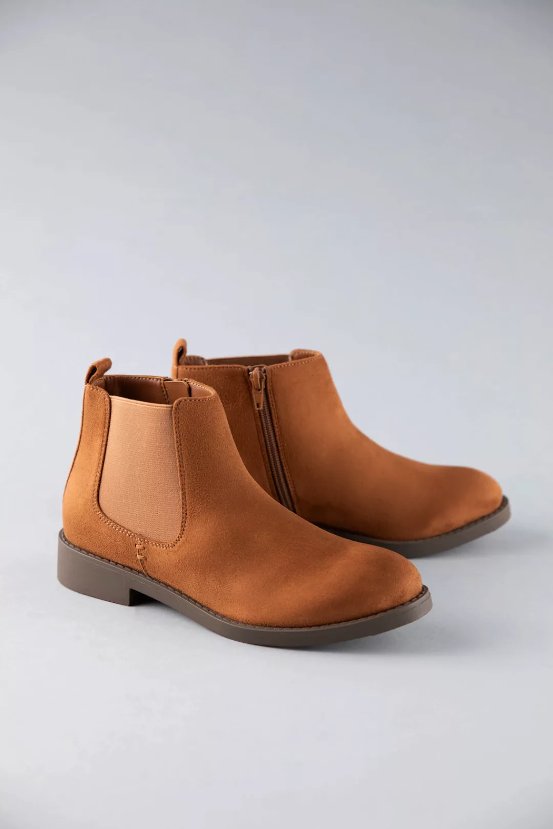 Aniston SHOES Chelseaboots, Stiefelette, Blockabsatz, mit breitem Stretch - günstig online kaufen