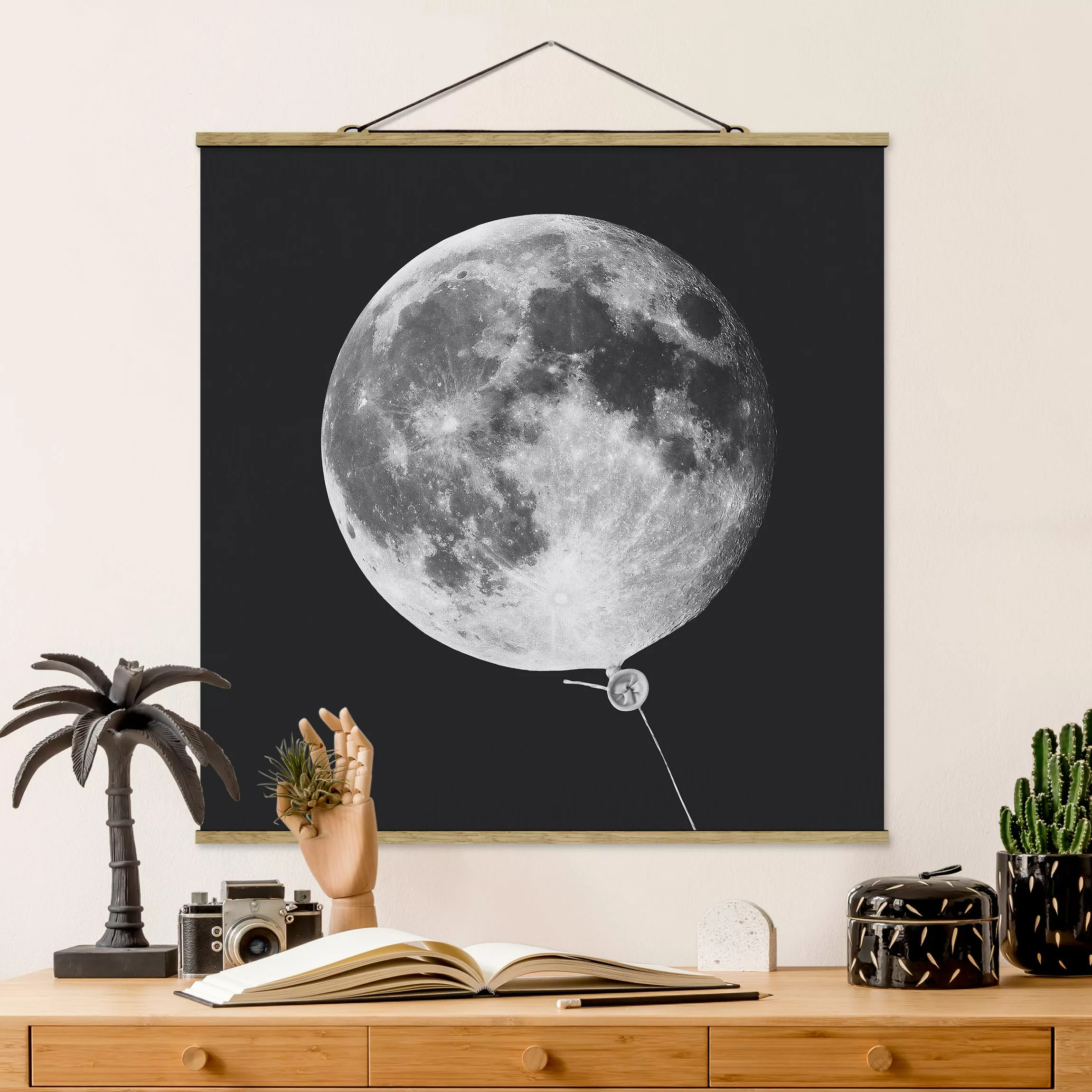 Stoffbild Kinderzimmer mit Posterleisten - Quadrat Luftballon mit Mond günstig online kaufen
