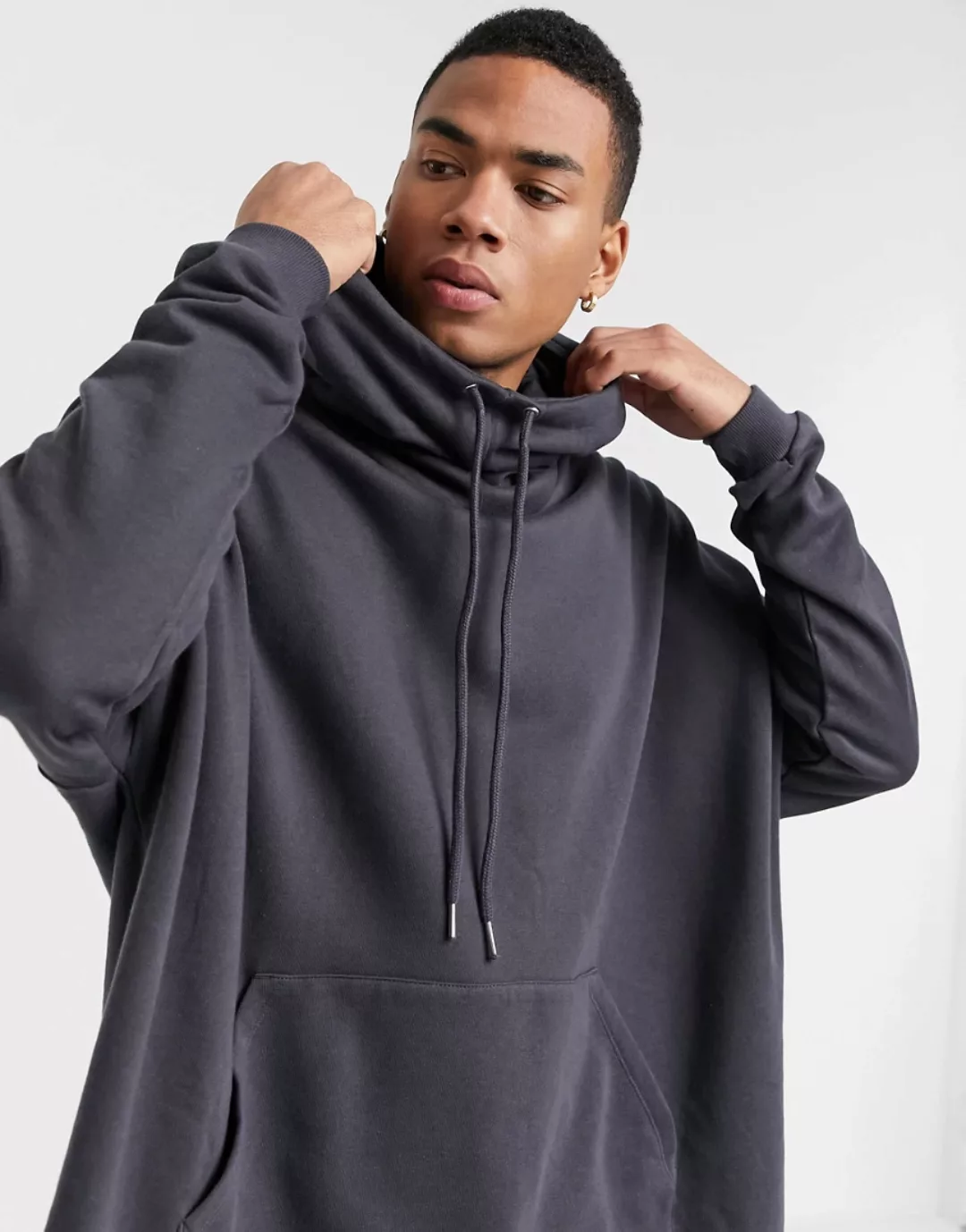 ASOS DESIGN – Extrem Oversized Kapuzenpullover mit hochgeschlossenem Aussch günstig online kaufen