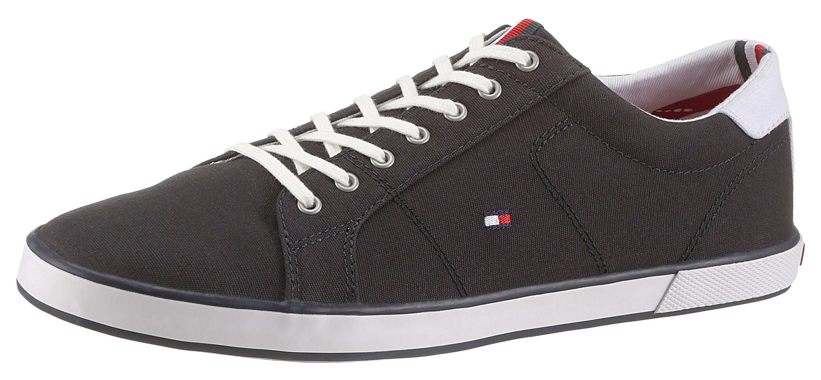 Tommy Hilfiger Sneaker "H2285ARLOW 1D", mit seitlichem Logoflag, Freizeitsc günstig online kaufen