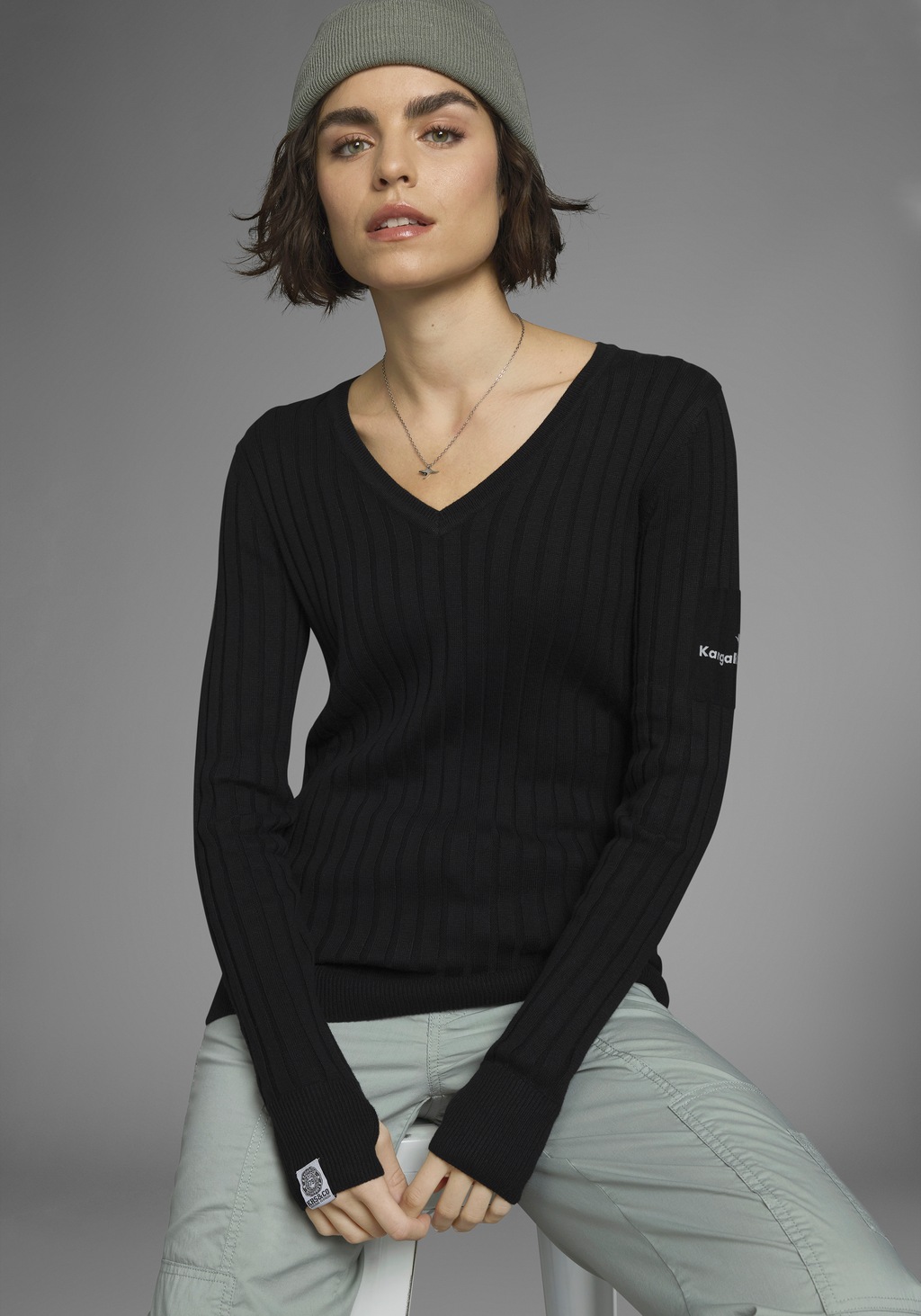KangaROOS V-Ausschnitt-Pullover in breit geripptem Feinstrick günstig online kaufen