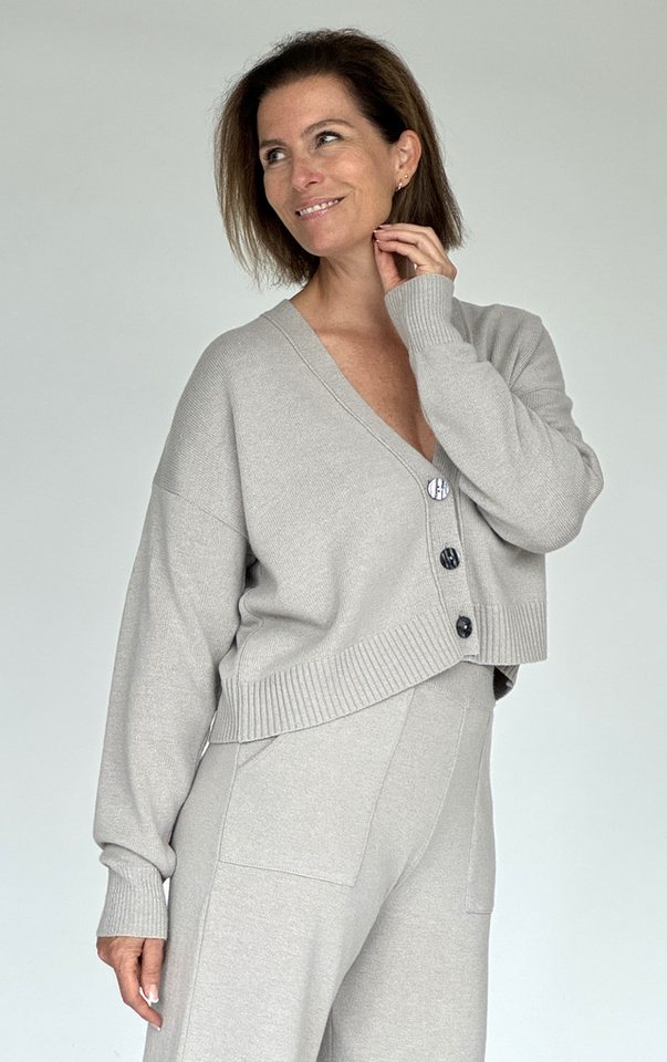 Zuckerwatte Strickjacke modische kurze Form, V-Ausschnitt, Merino Cashmere günstig online kaufen