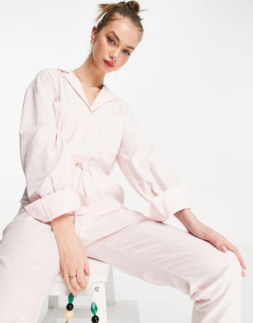 Pretty Lavish – Utility-Jumpsuit mit Taschen in Pastellrosa günstig online kaufen