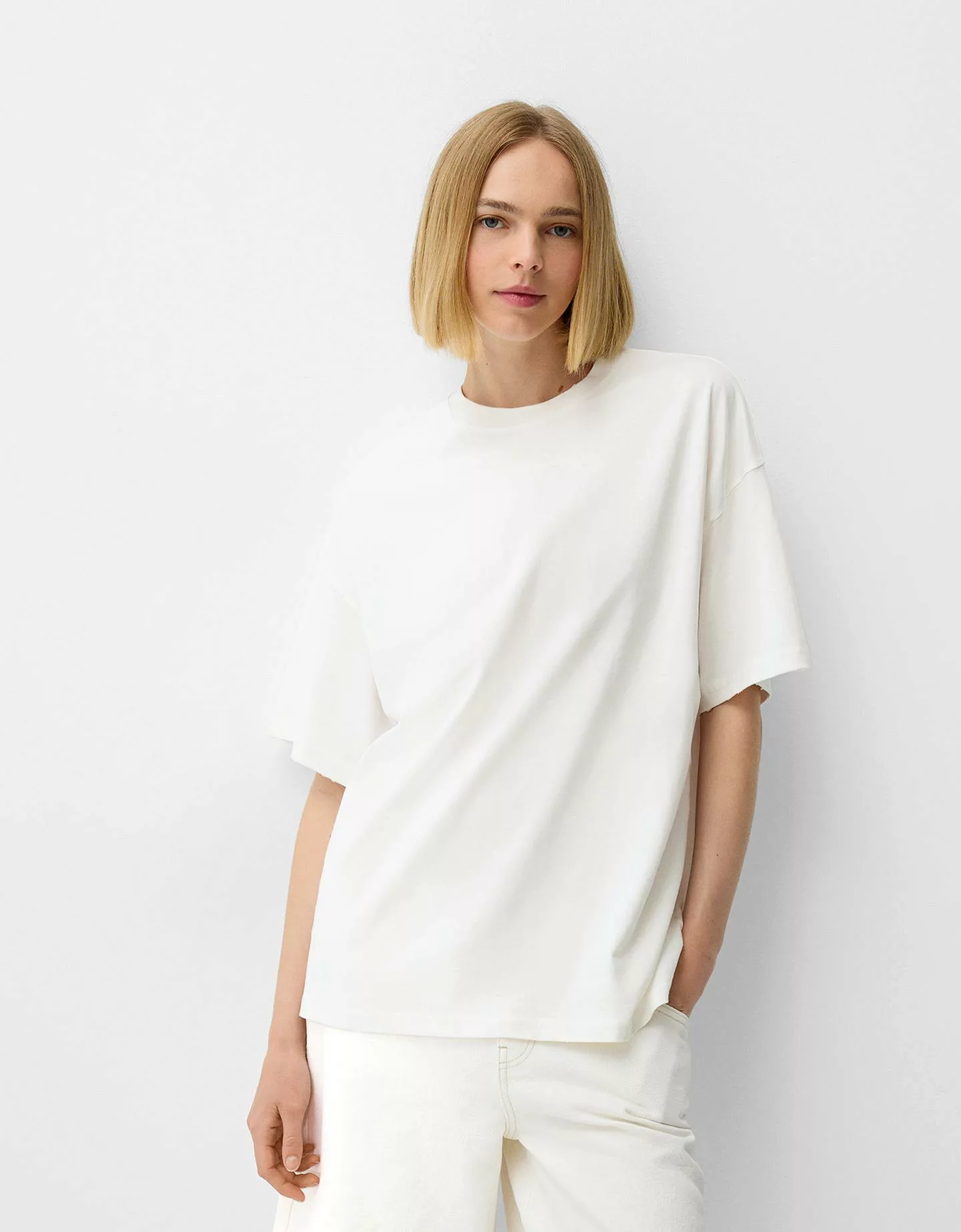 Bershka Kurzärmeliges Oversize-Shirt Damen L Grbrochenes Weiss günstig online kaufen