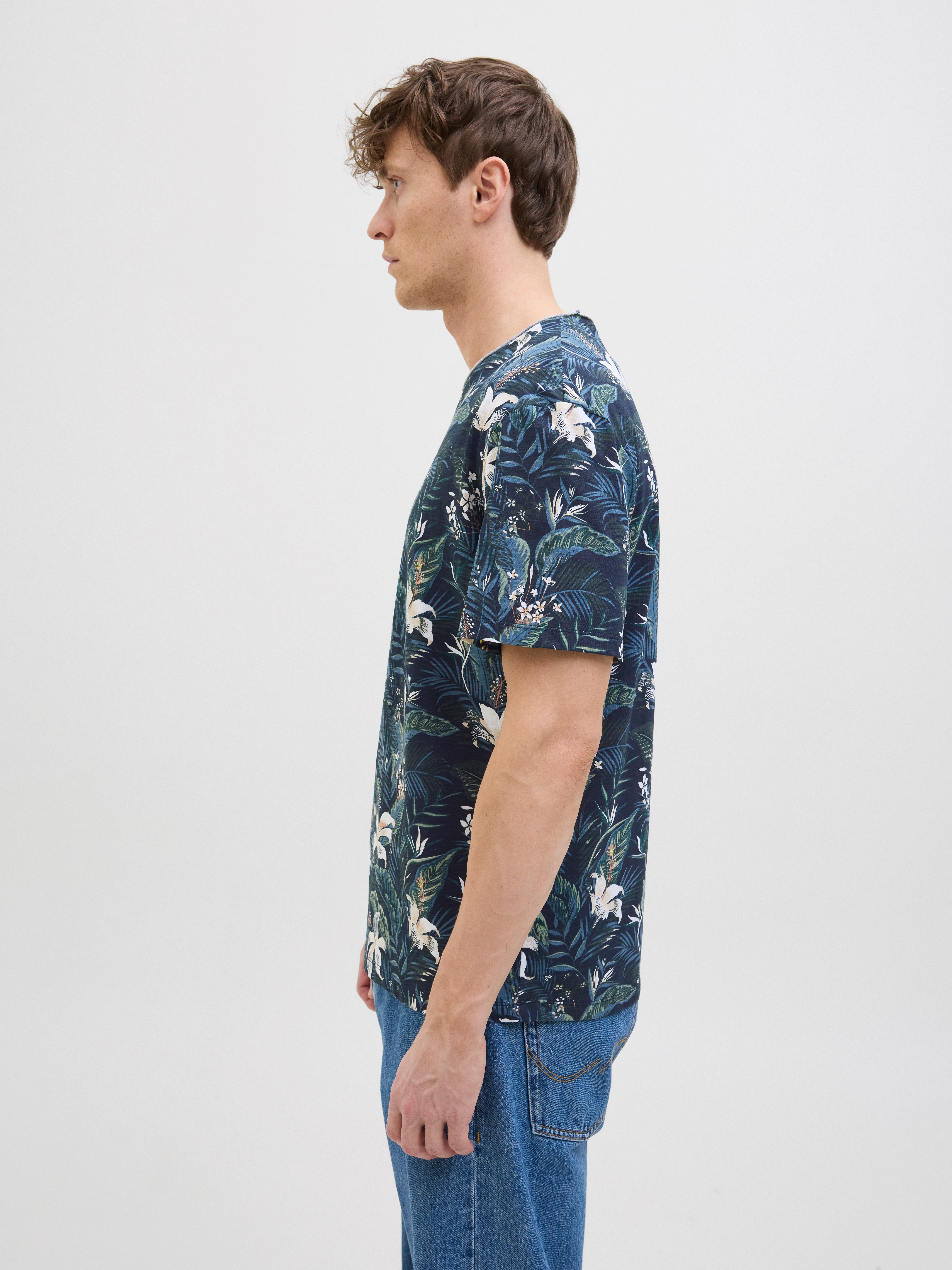 Jack & Jones Rundhalsshirt "JJEBRYAN AOP TEE S/S O-NECK NOOS", mit All-Over günstig online kaufen