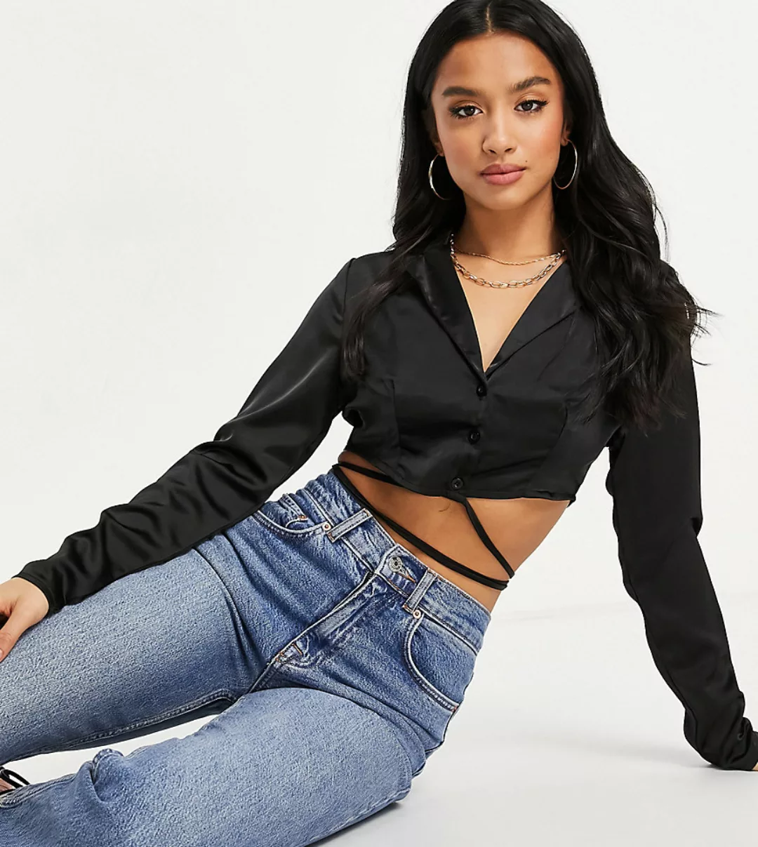 Missguided Petite – Kurzes Wickeloberteil mit Taillenband in Schwarz günstig online kaufen