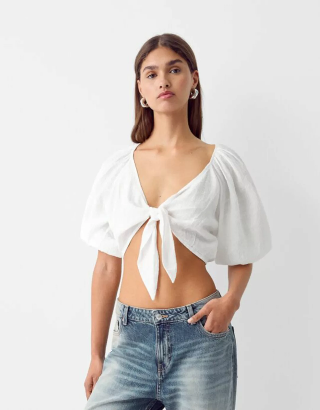 Bershka Hemd Mit Strukturmuster Und Knoten Damen M Weiss günstig online kaufen