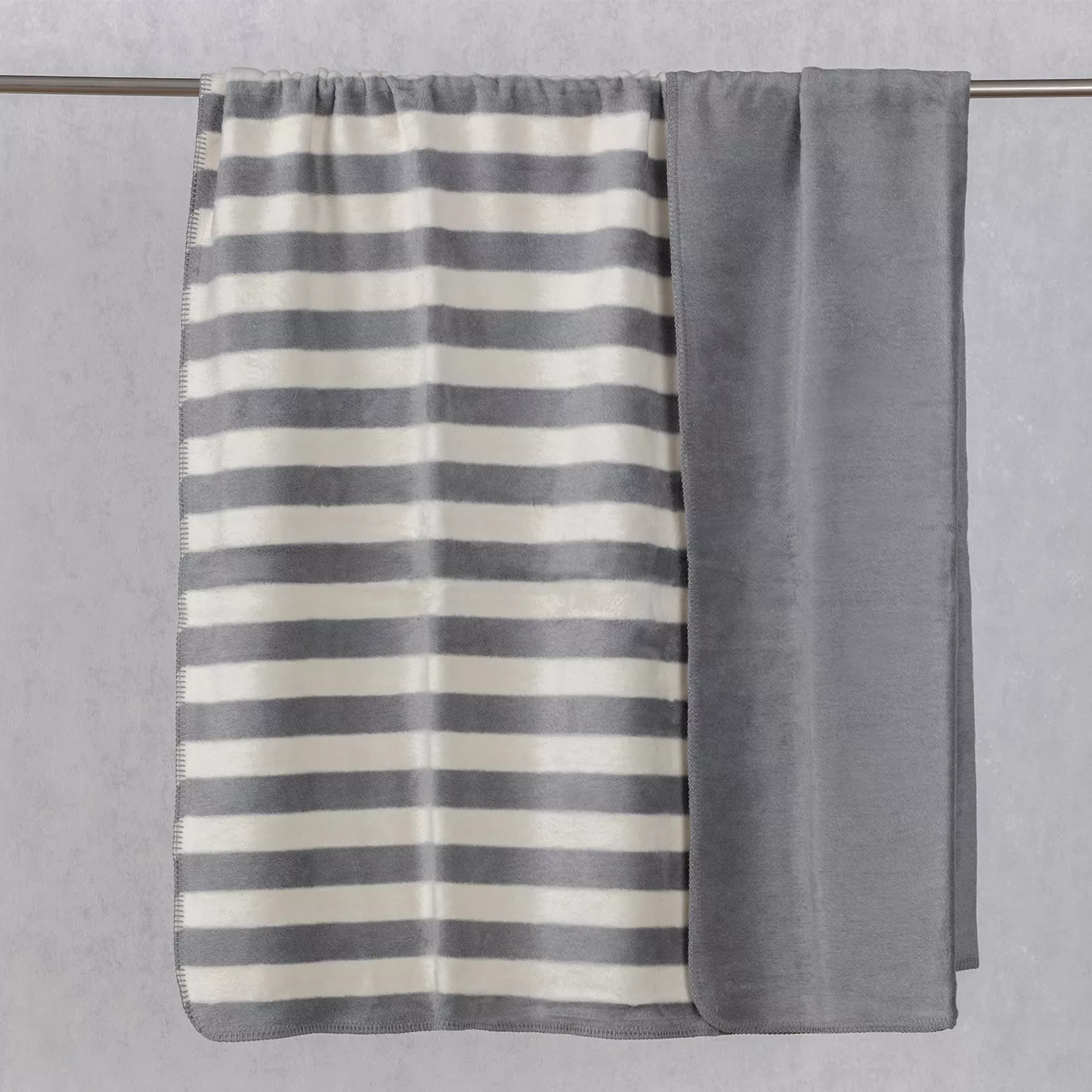 Kuscheldecke Cotton Cloud 150x200cm Gray Stripes, 150 x 200 cm günstig online kaufen