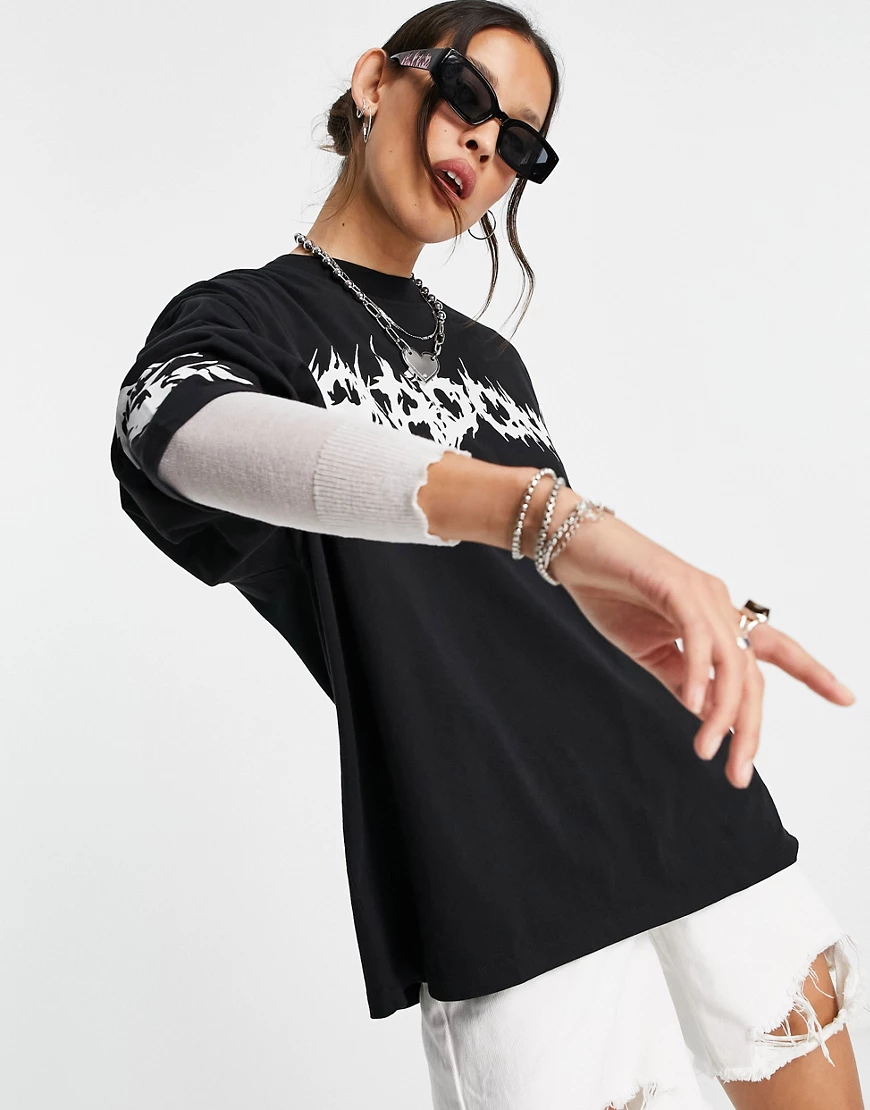 Topshop – Langärmliges Skater-Shirt in Schwarz mit „Shadow”-Print günstig online kaufen