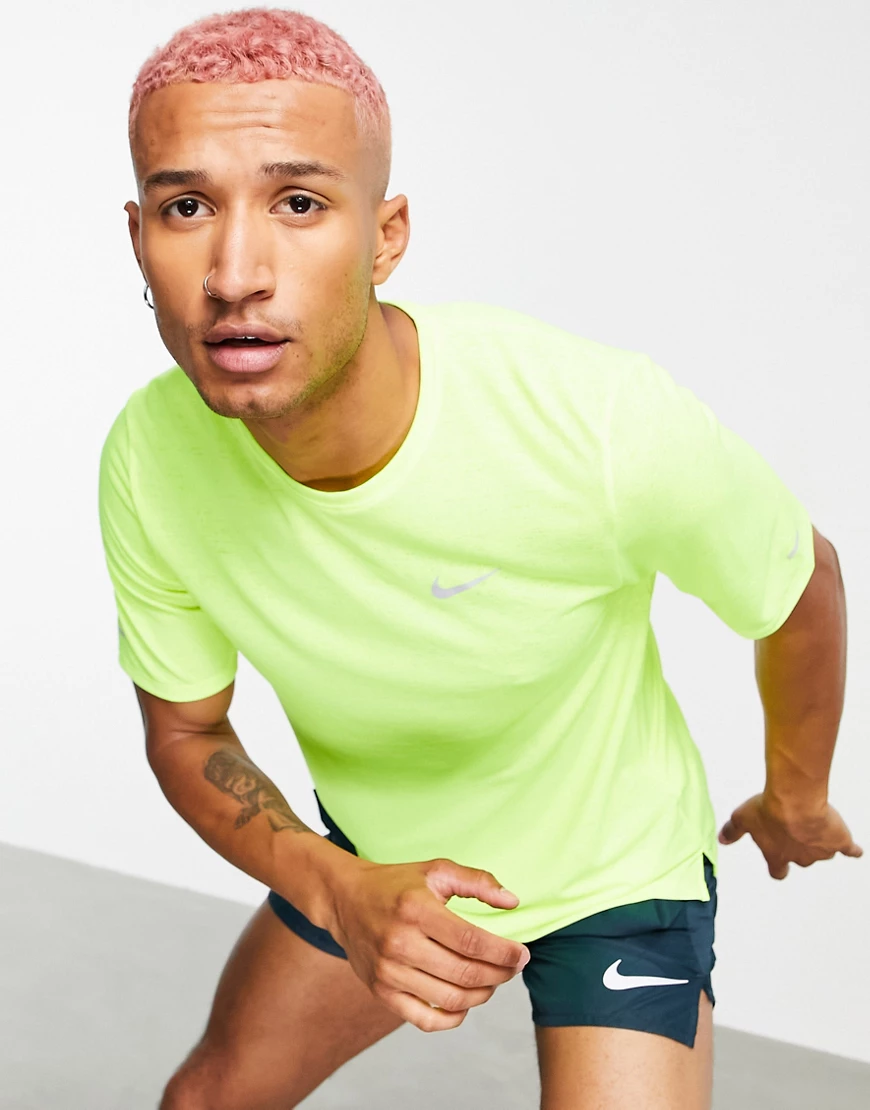 Nike Running – Miler – T-Shirt in leuchtendem Gelb günstig online kaufen