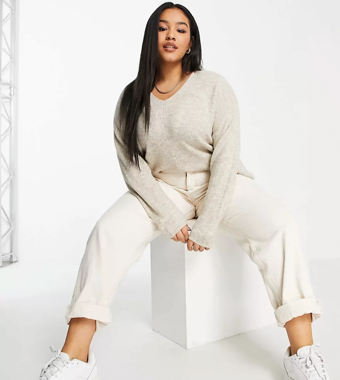 Vero Moda Curve – Pullover mit V-Ausschnitt in Creme-Weiß günstig online kaufen
