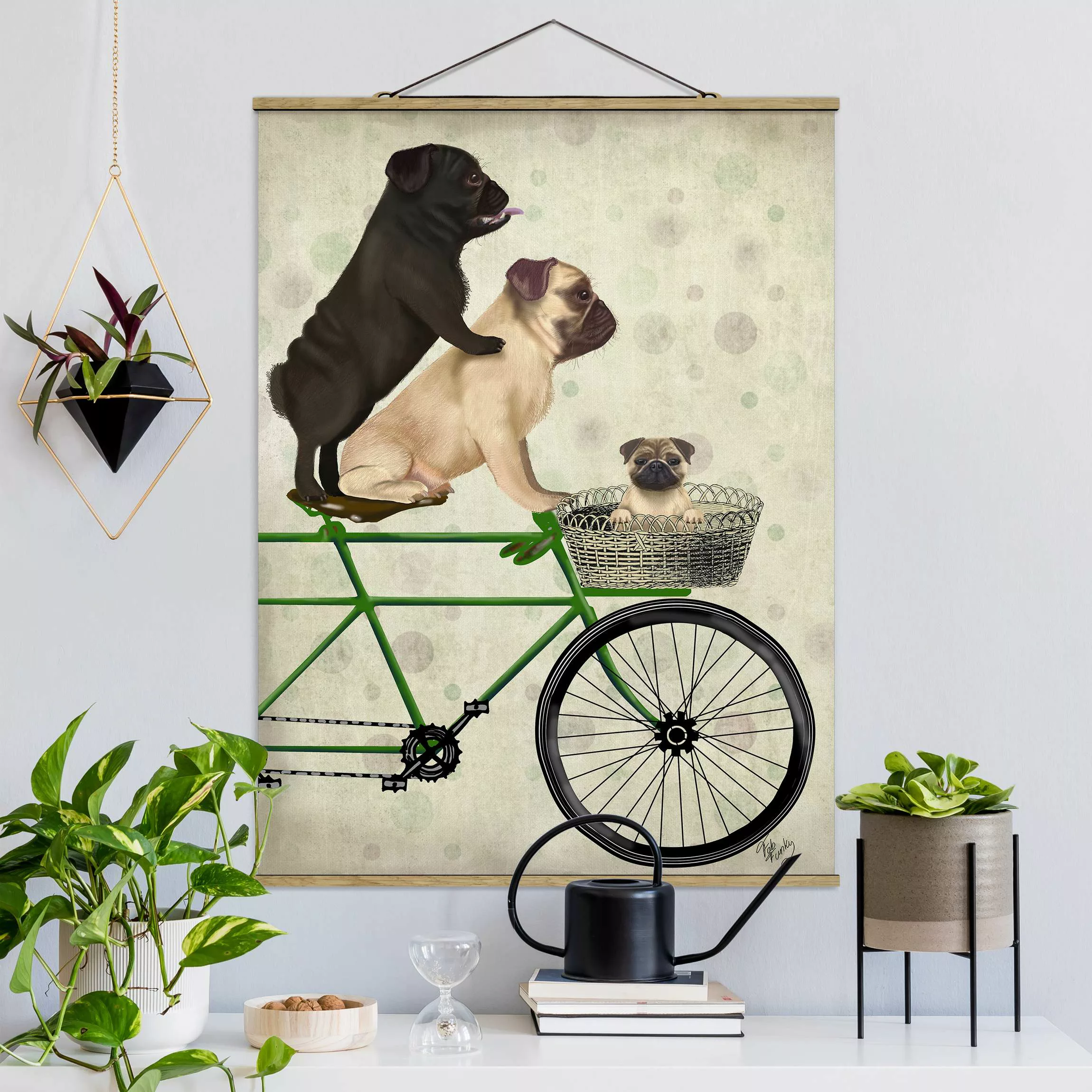 Stoffbild Tiere mit Posterleisten - Hochformat Radtour - Möpse auf Fahrrad günstig online kaufen