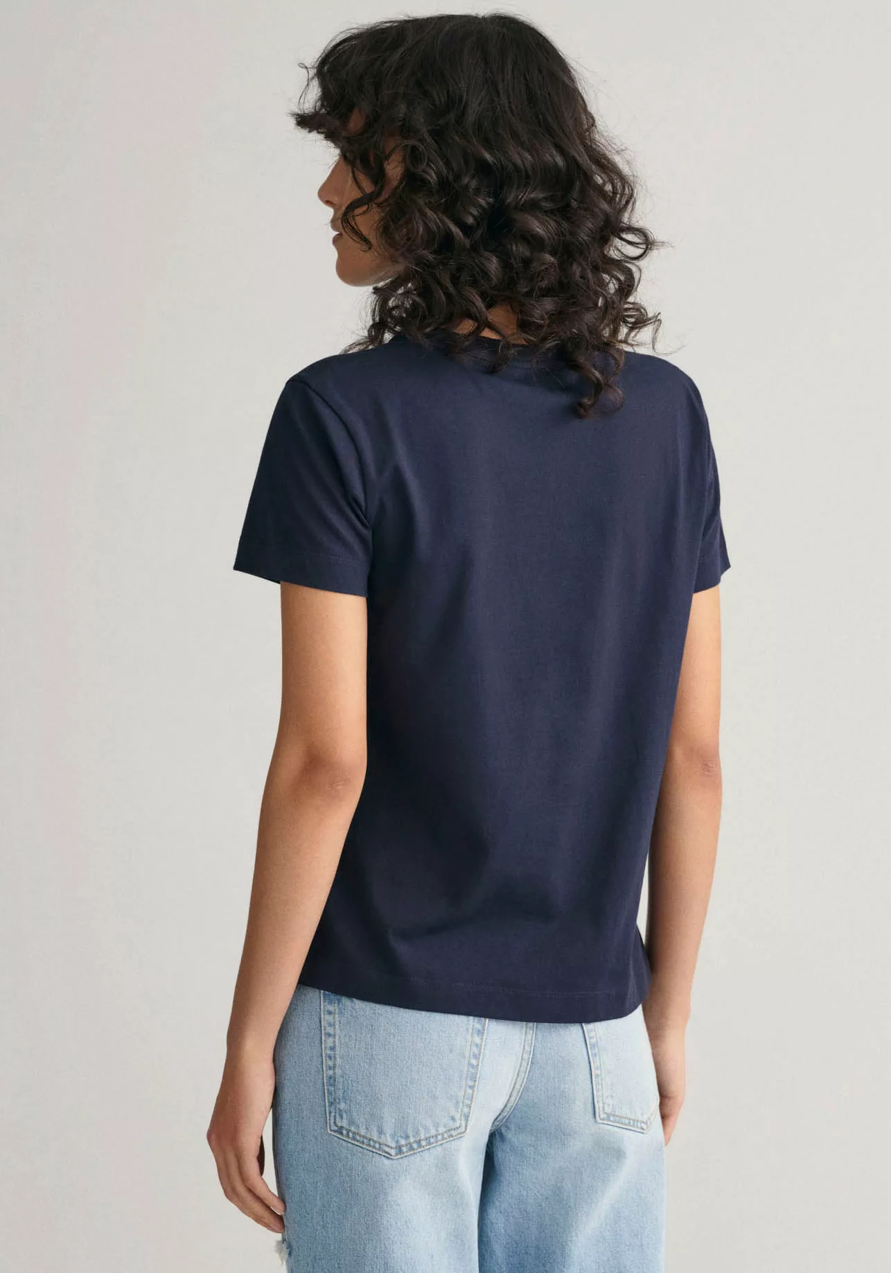 Gant T-Shirt "REG SHIELD KA V-NECK T-SHIRT", mit einer kleinen Logostickere günstig online kaufen