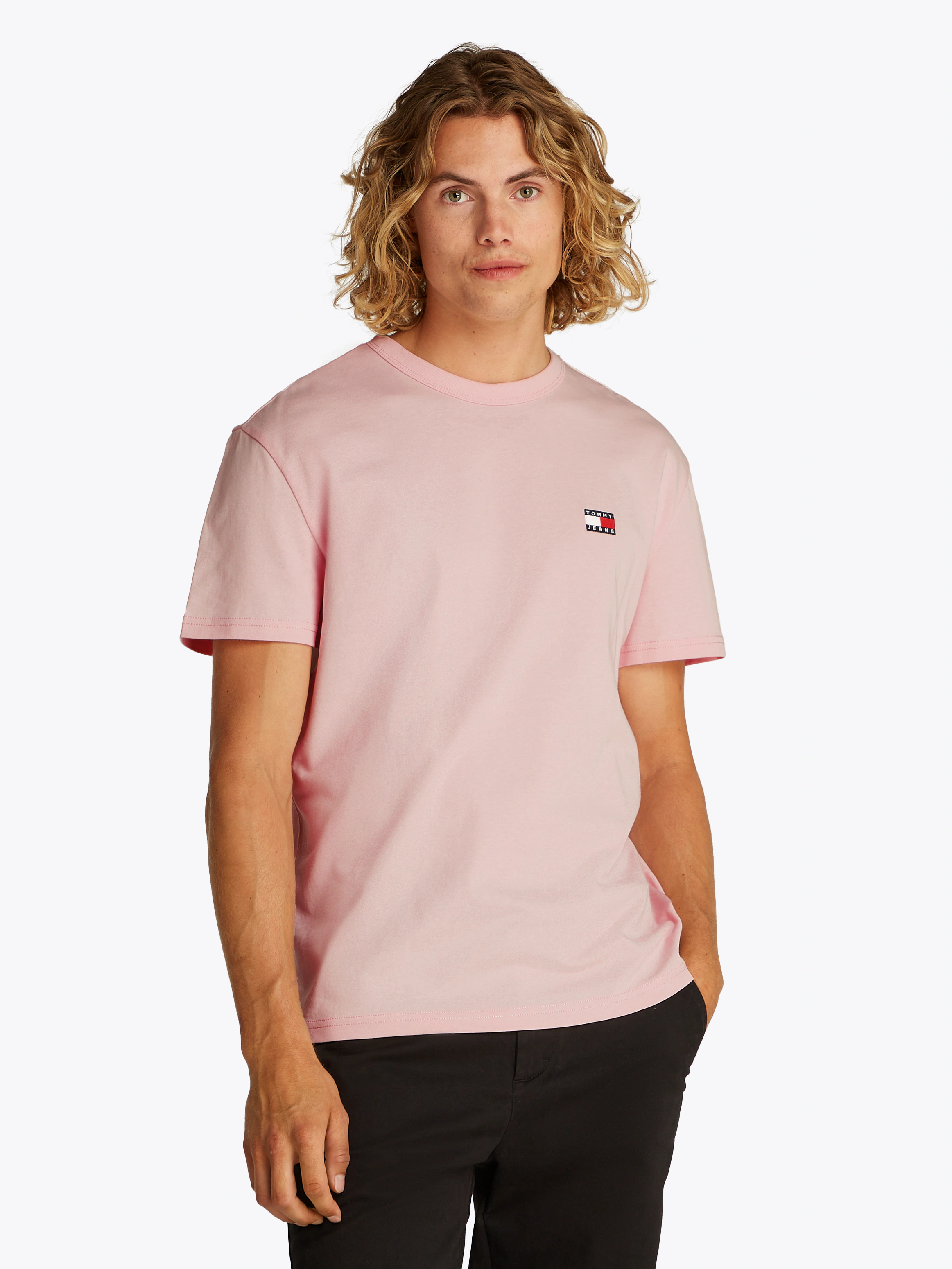 Tommy Jeans T-Shirt "TJM REG BADGE TEE EXT", mit Logostickerei günstig online kaufen