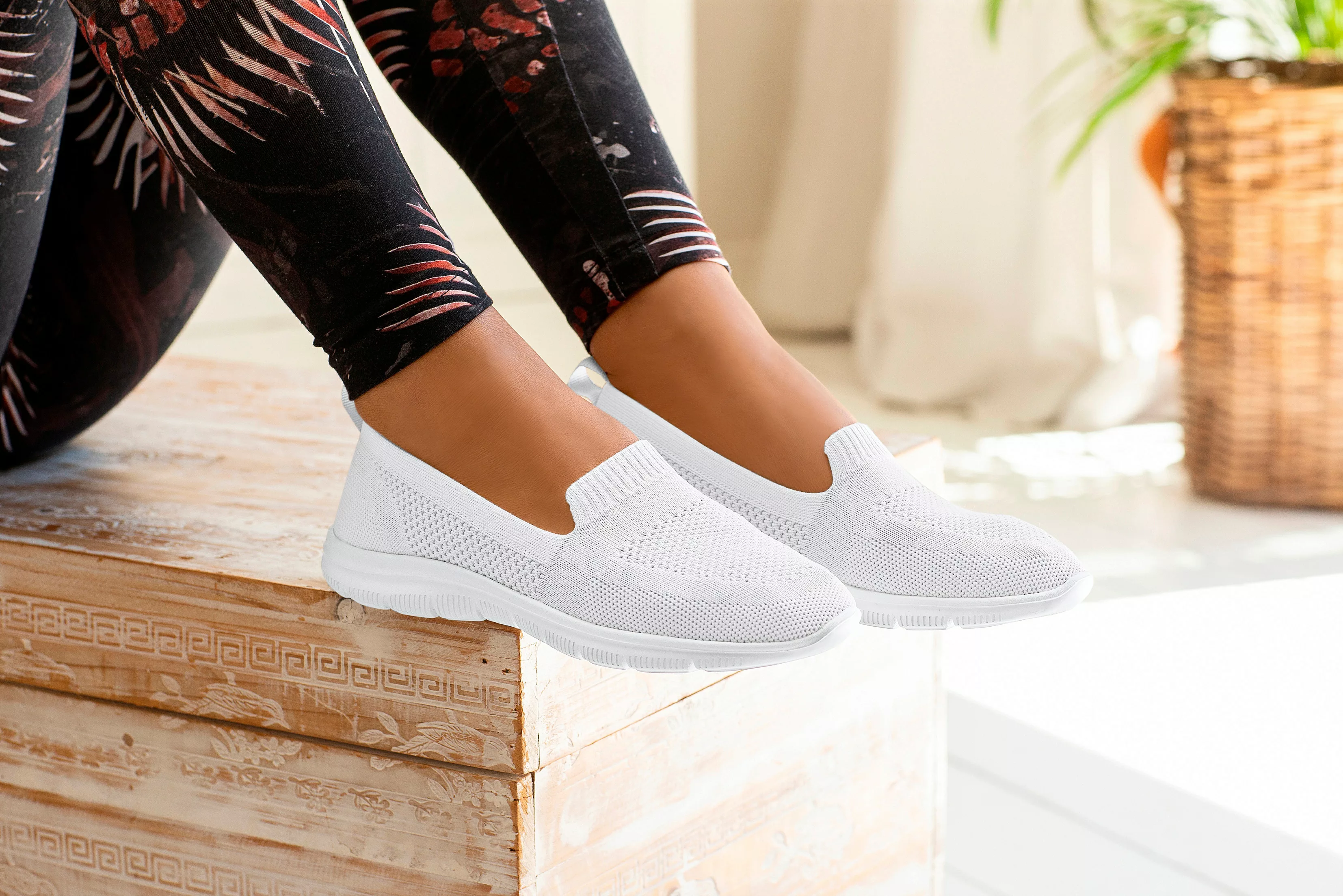 LASCANA Slipper, Slip-On-Sneaker, Halbschuh, ultraleichter Sneaker, VEGAN günstig online kaufen