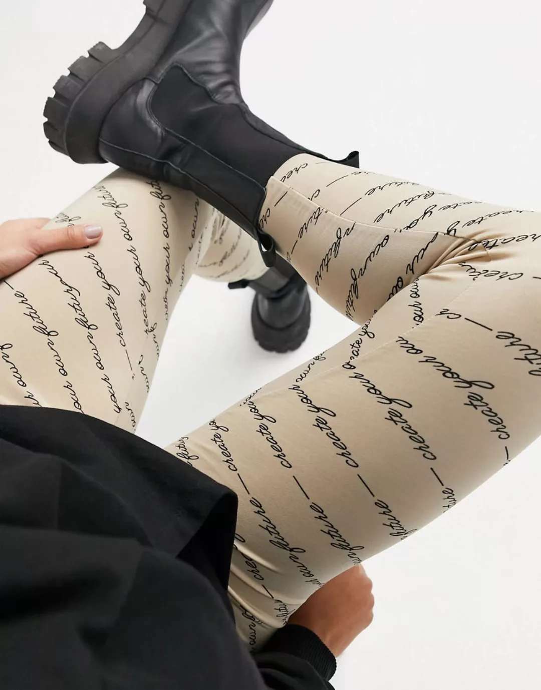 Vila – Leggings mit Print in Beige-Neutral günstig online kaufen