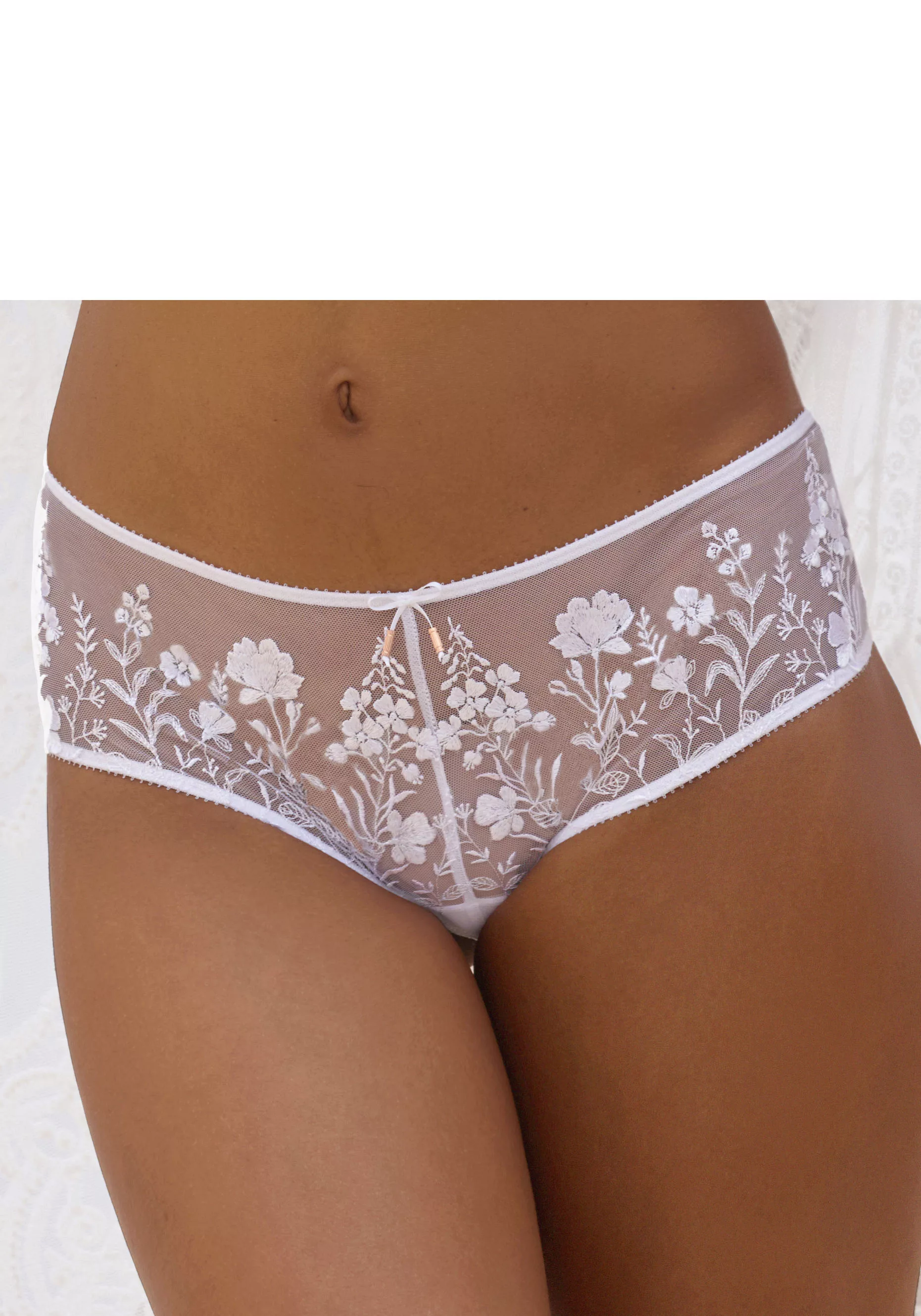 LASCANA Stringpanty "Maria", mit bunten Blumen aus Stickereispitze günstig online kaufen