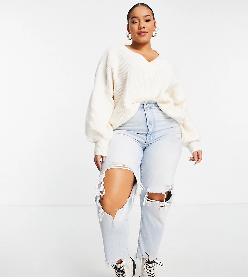 ASOS DESIGN Curve – Flauschiger Pullover in Creme mit V-Ausschnitt-Weiß günstig online kaufen