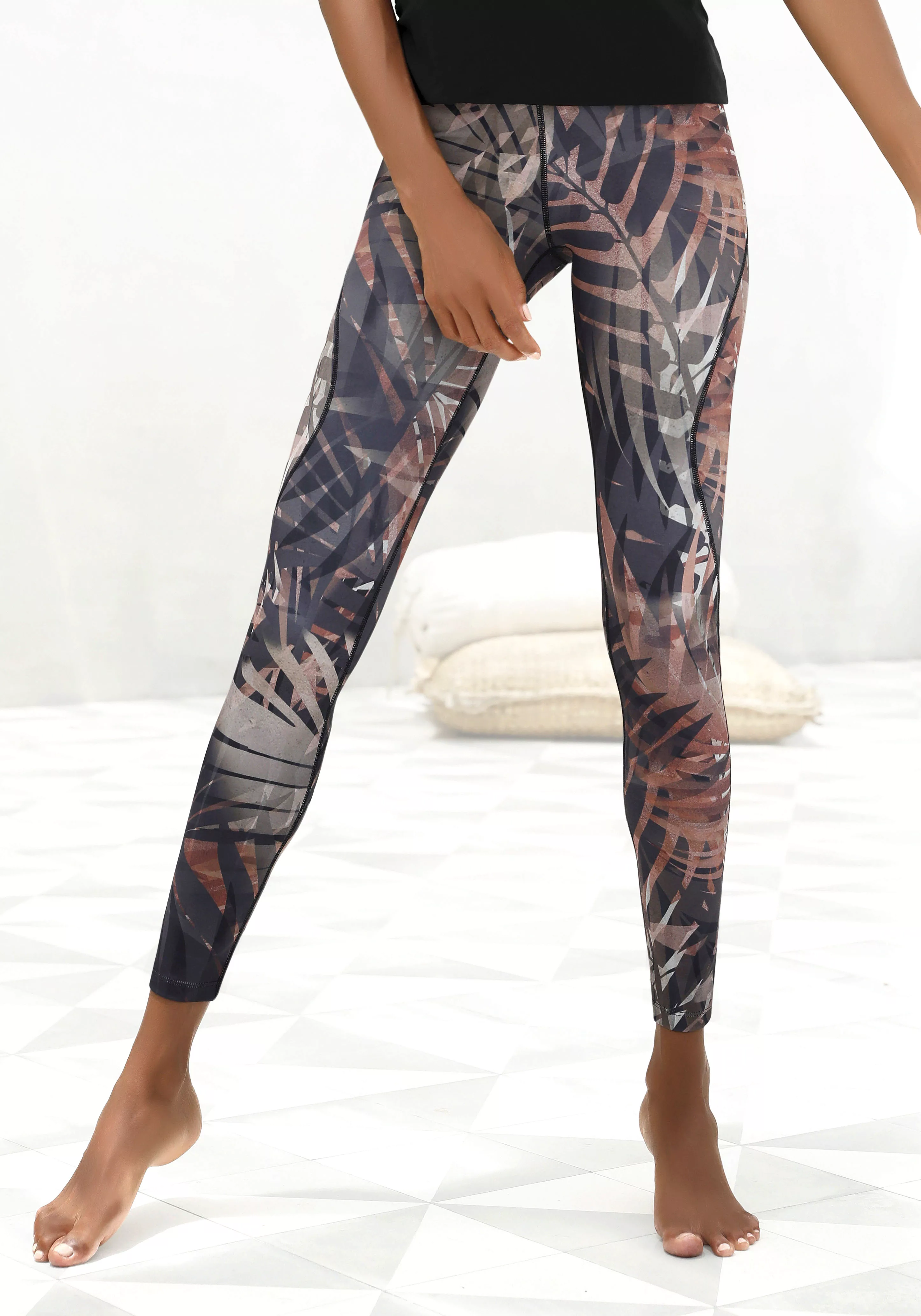 LASCANA ACTIVE Leggings "Tropical", mit abstraktem Palmenprint, Loungewear günstig online kaufen