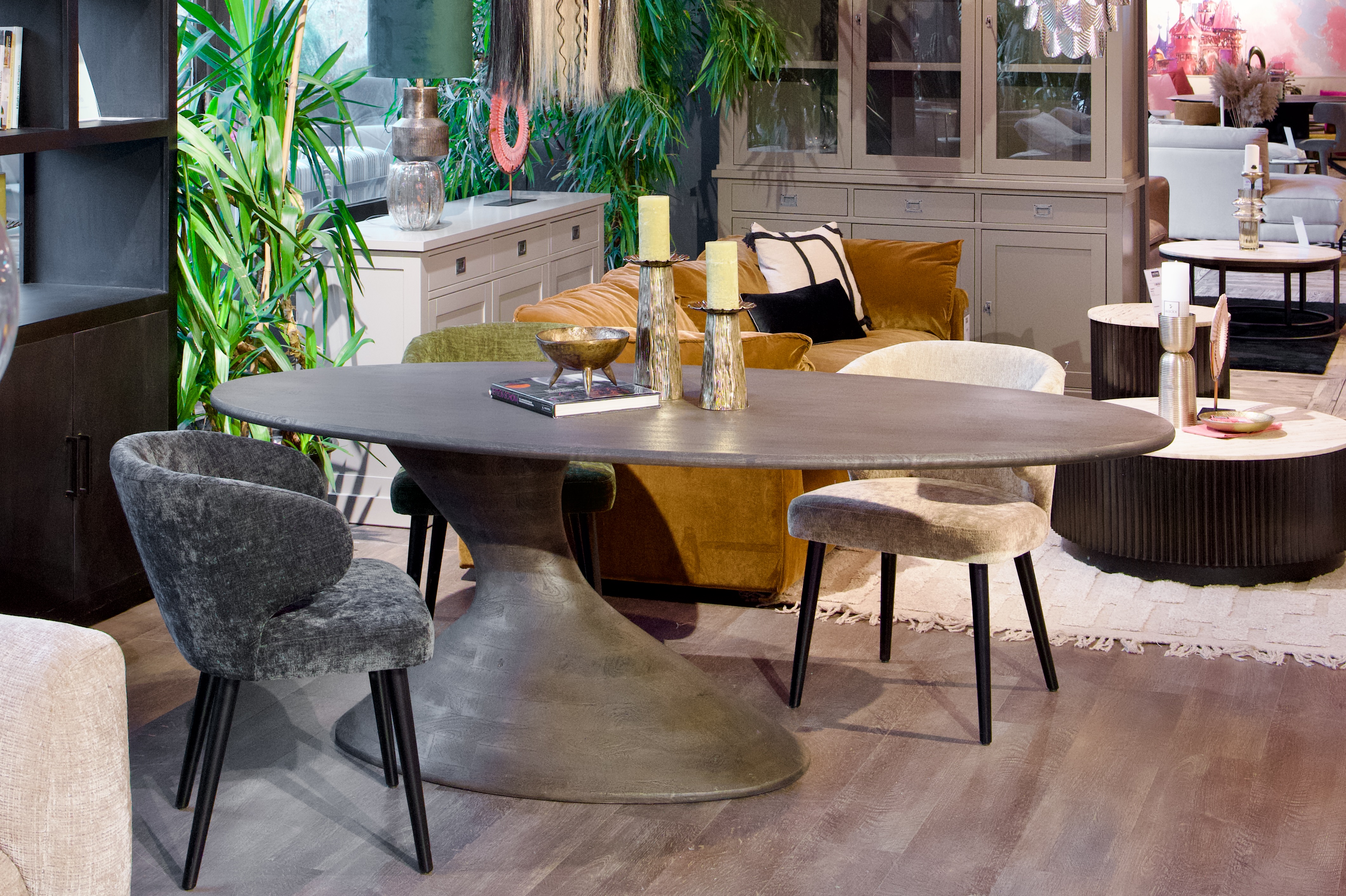 Ovaler Esstisch Oddity 220 cm aus Akazienholz günstig online kaufen