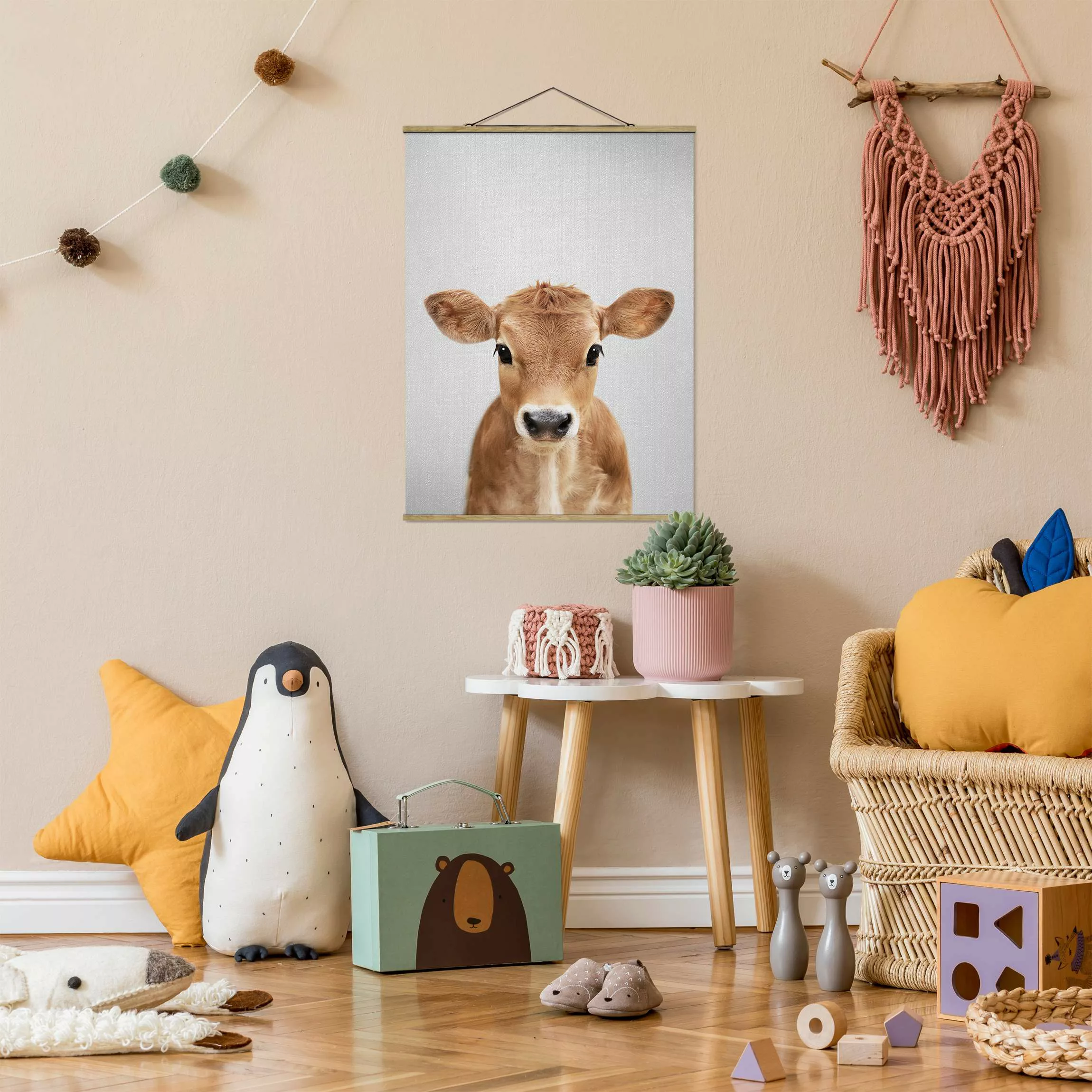 Stoffbild mit Posterleisten Baby Kuh Kira günstig online kaufen