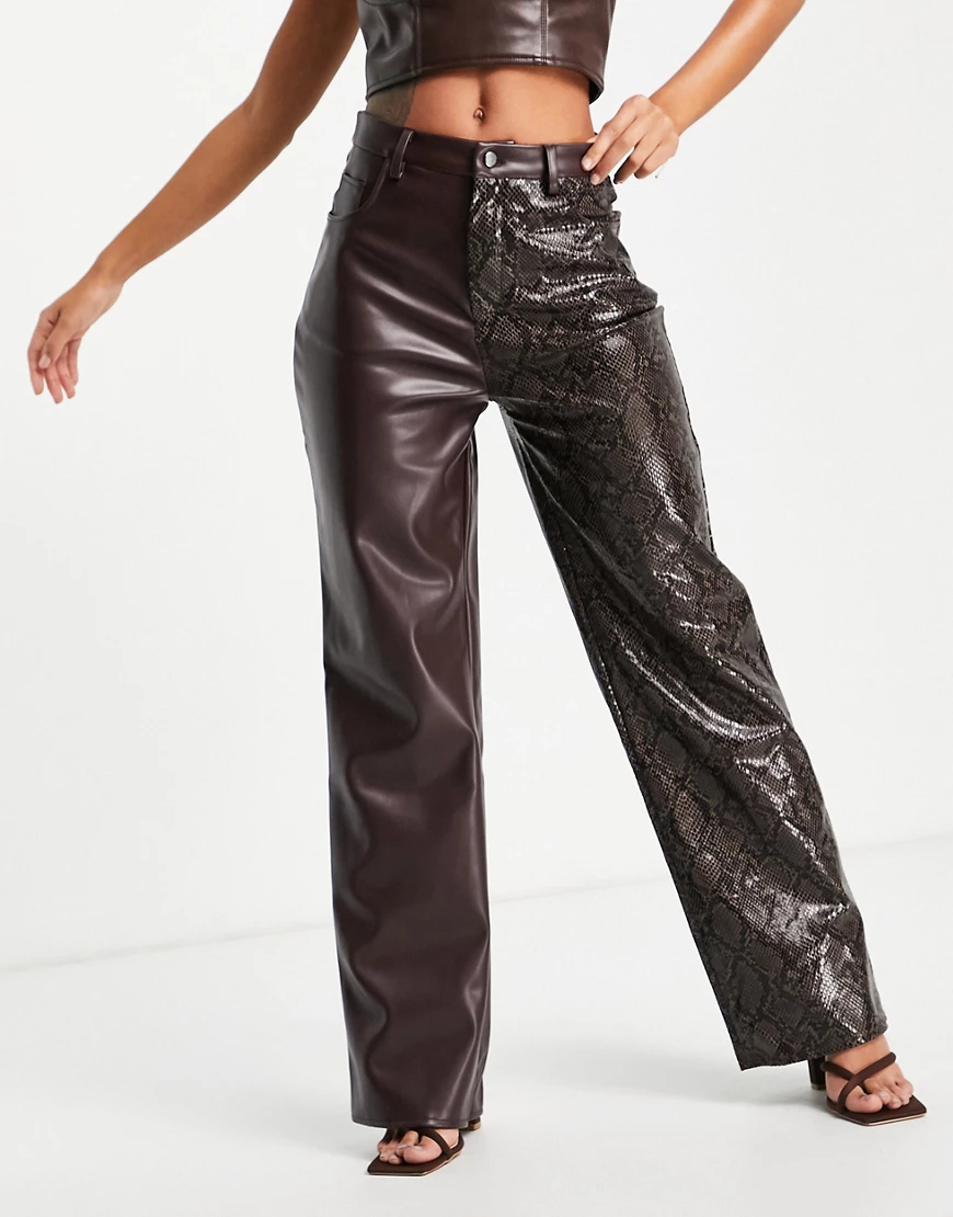 Missguided – Hose mit geradem Bein und geteiltem Design aus Kunstleder in B günstig online kaufen