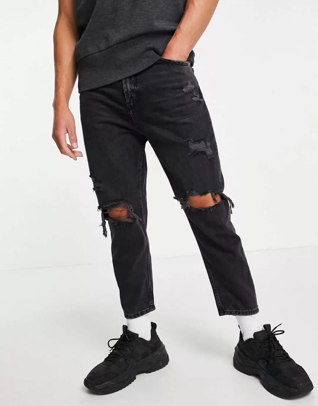 Pull&Bear – Locker geschnittene, zerrissene Jeans in Schwarz günstig online kaufen