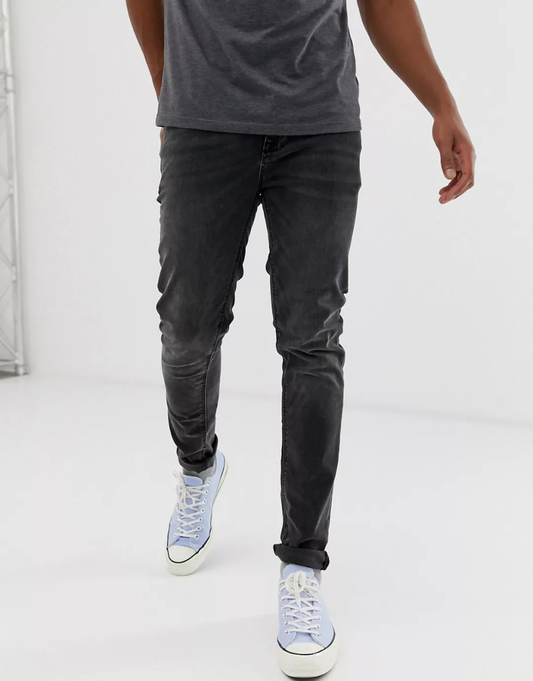 ASOS DESIGN – Skinny-Jeans in verwaschenem Schwarz günstig online kaufen