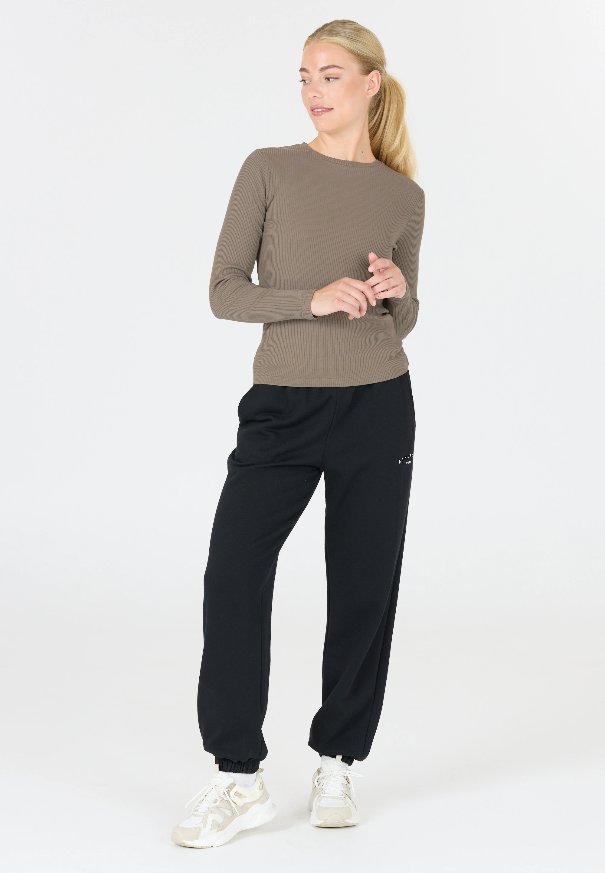 ATHLECIA Langarmshirt "Lankae", (1 tlg.), mit feuchtigkeitsregulierenden Ei günstig online kaufen