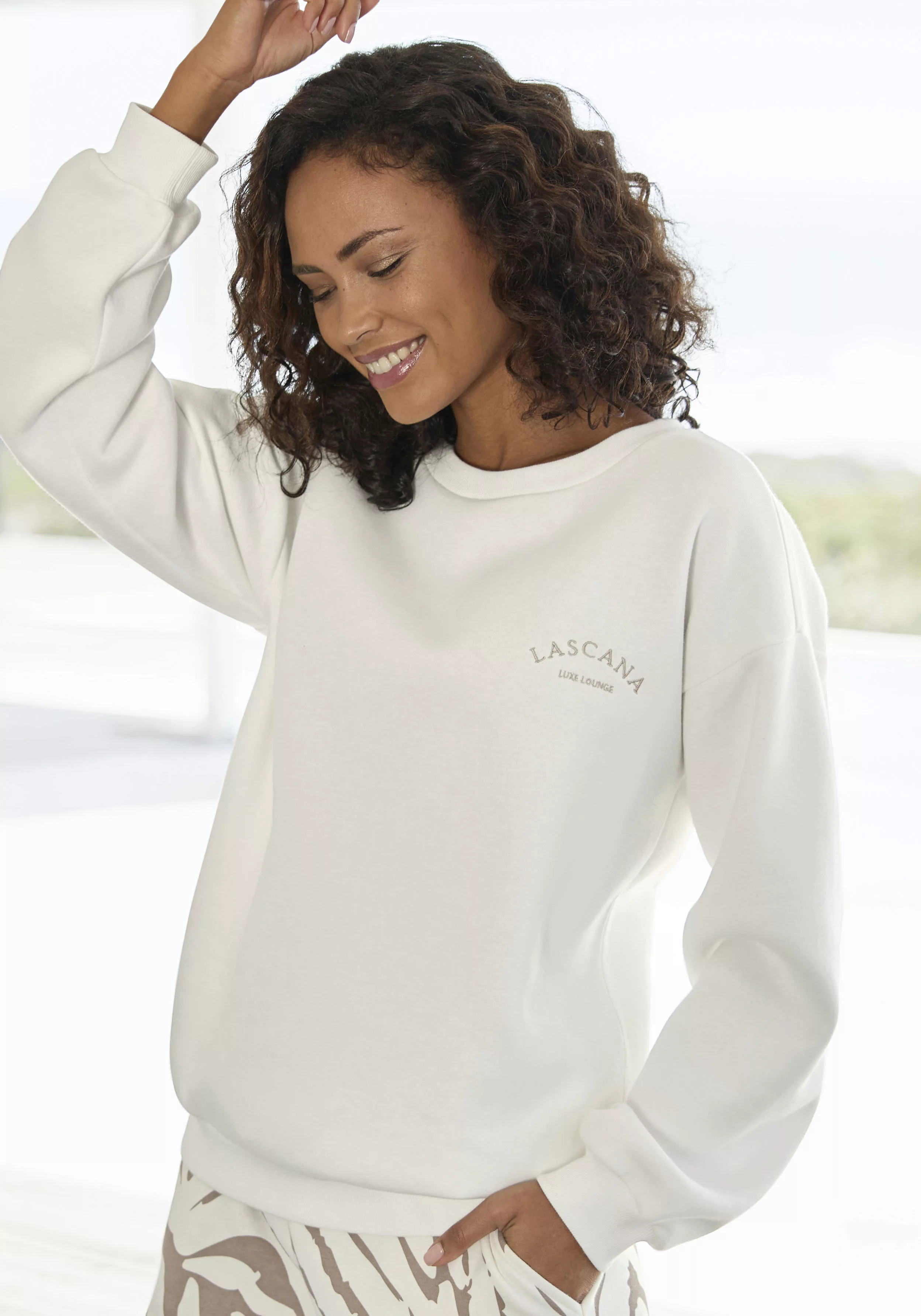 LASCANA Sweatshirt, mit weiten Ärmeln, Loungewear günstig online kaufen