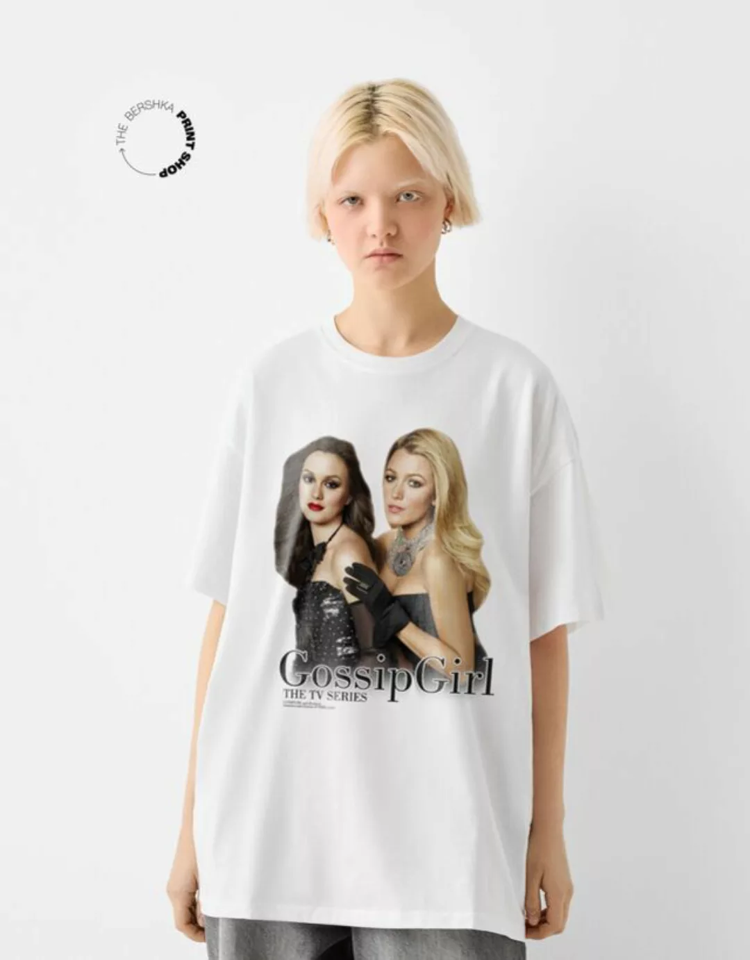 Bershka T-Shirt Gossip Girl Mit Kurzen Ärmeln Damen Xl Grbrochenes Weiss günstig online kaufen