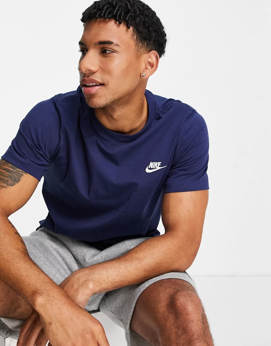 Nike – Club – T-Shirt in Marineblau günstig online kaufen